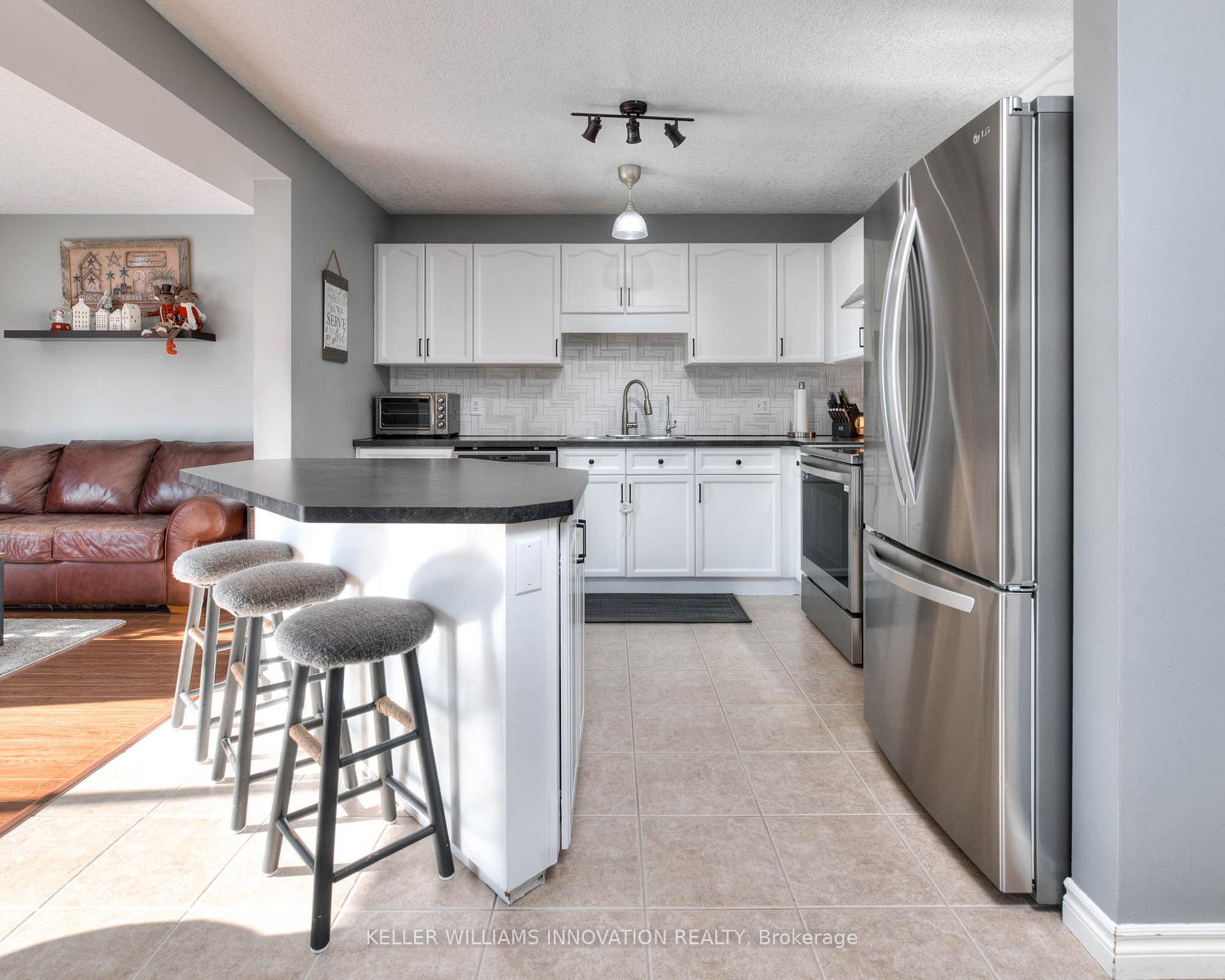 Photo 10 of 462 Mowat Street E, North Perth, Listowel — HOMEH