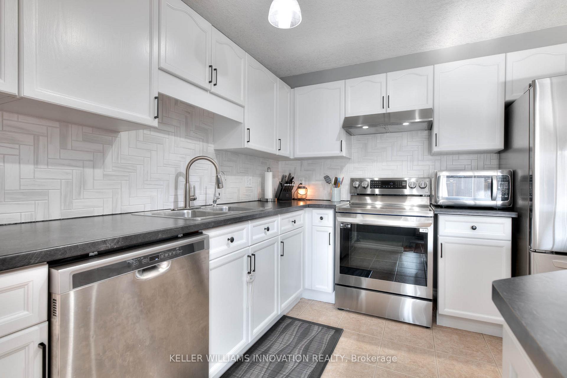 Photo 11 of 462 Mowat Street E, North Perth, Listowel — HOMEH