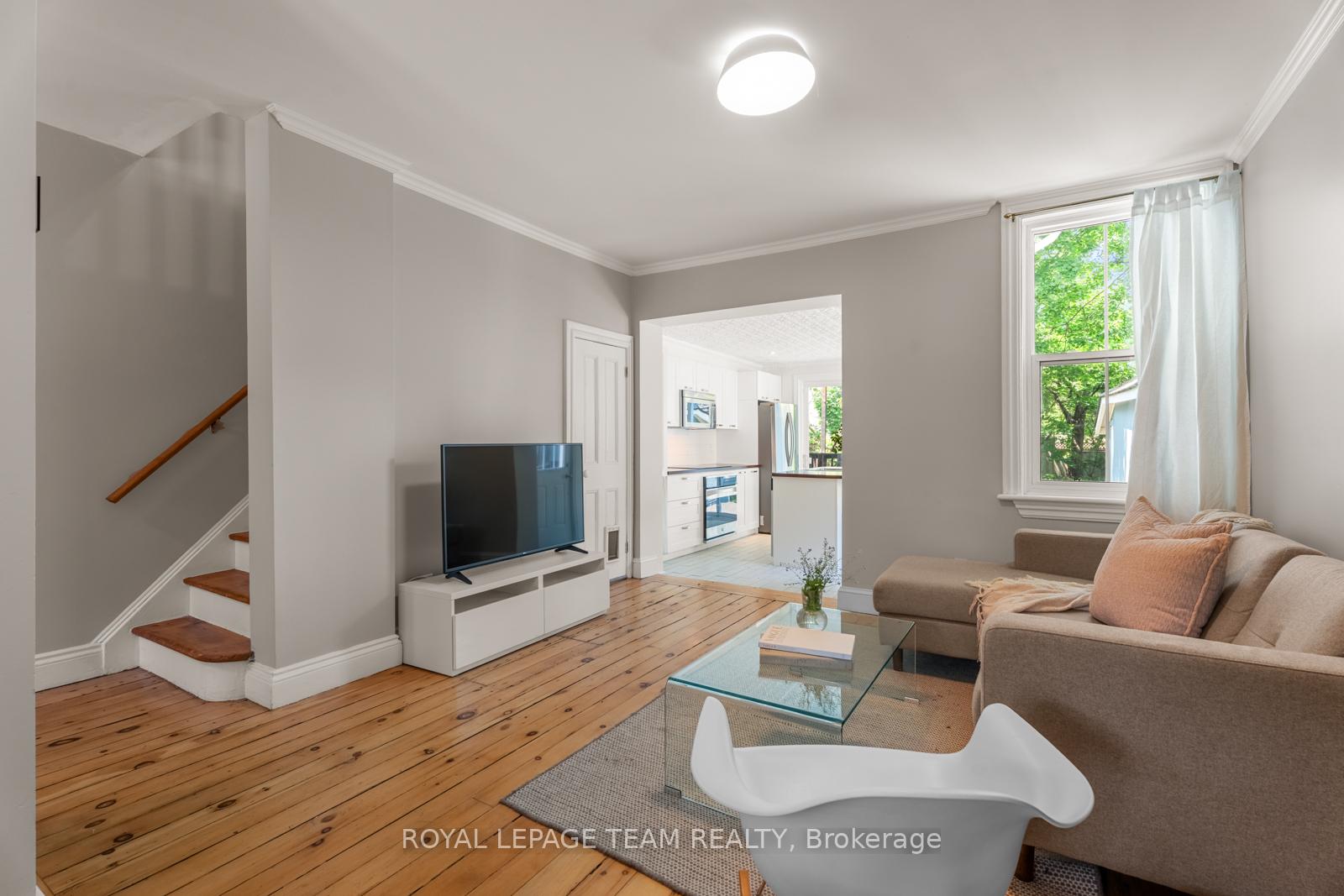 Photo 2 of 17 Electric Street, Ottawa, Lindenlea — HOMEH