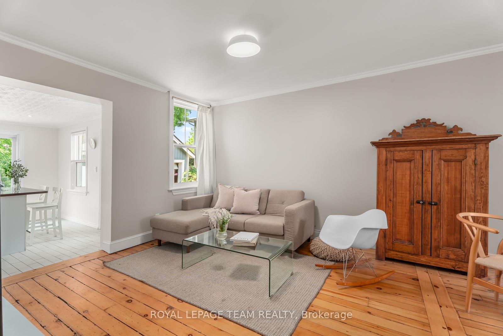 Photo 3 of 17 Electric Street, Ottawa, Lindenlea — HOMEH