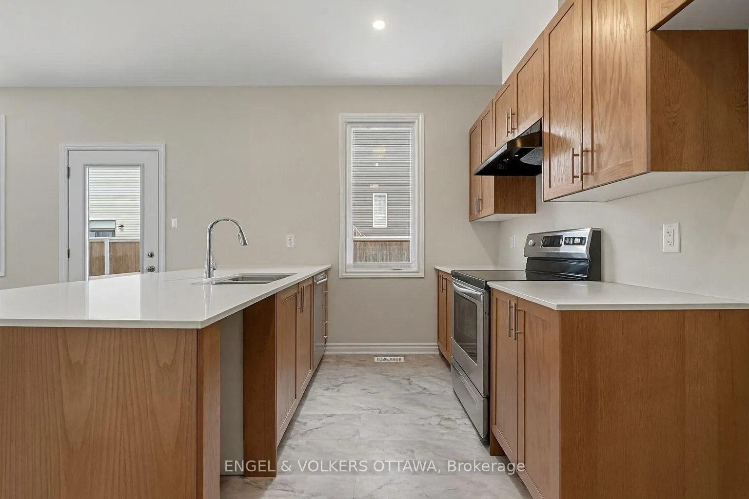 Photo 6 of 161 Ryan Reynolds Way, Ottawa, Avalon West — HOMEH