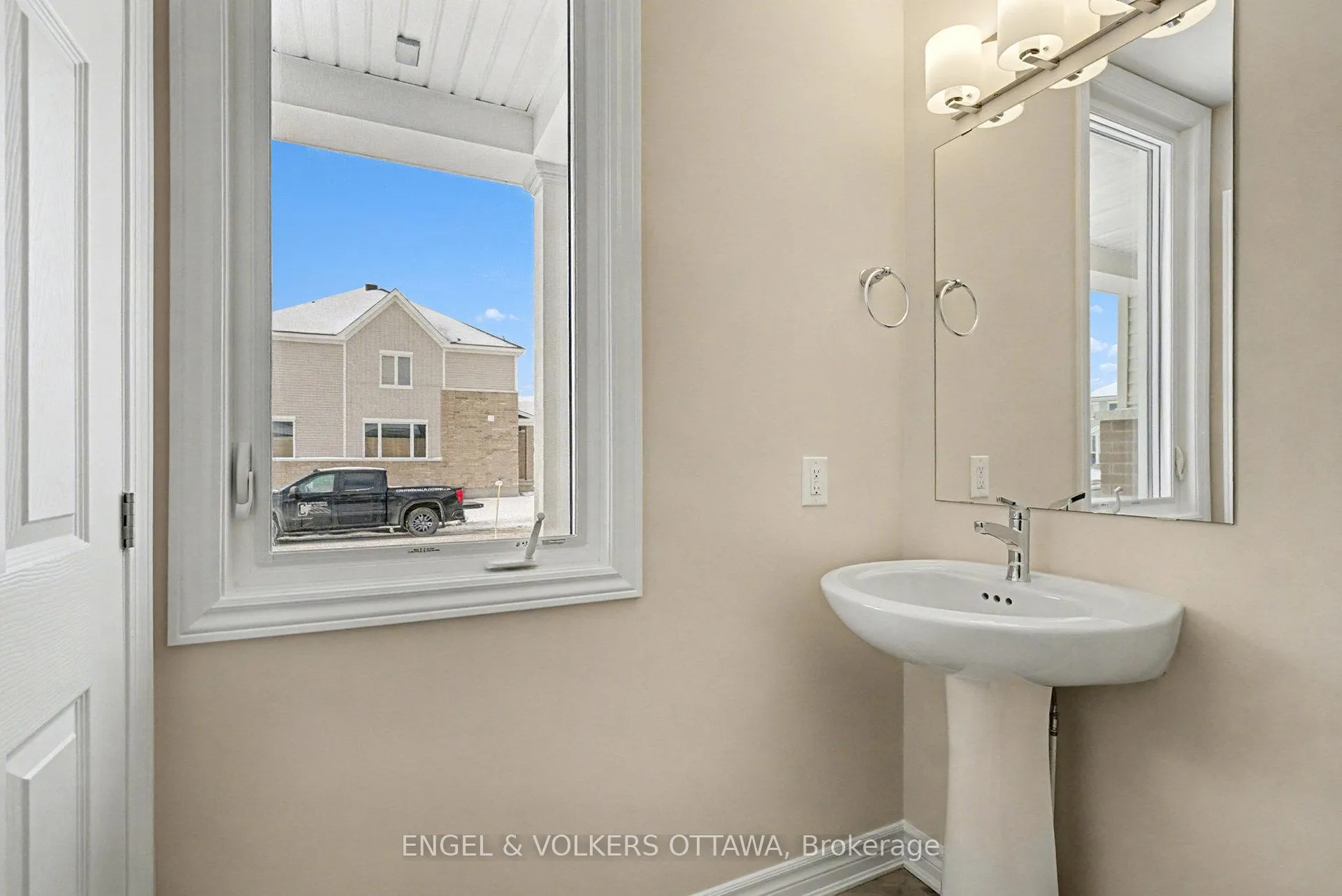 Photo 8 of 161 Ryan Reynolds Way, Ottawa, Avalon West — HOMEH