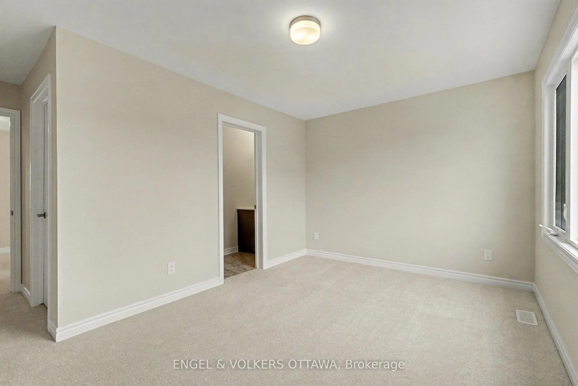 Photo 10 of 161 Ryan Reynolds Way, Ottawa, Avalon West — HOMEH