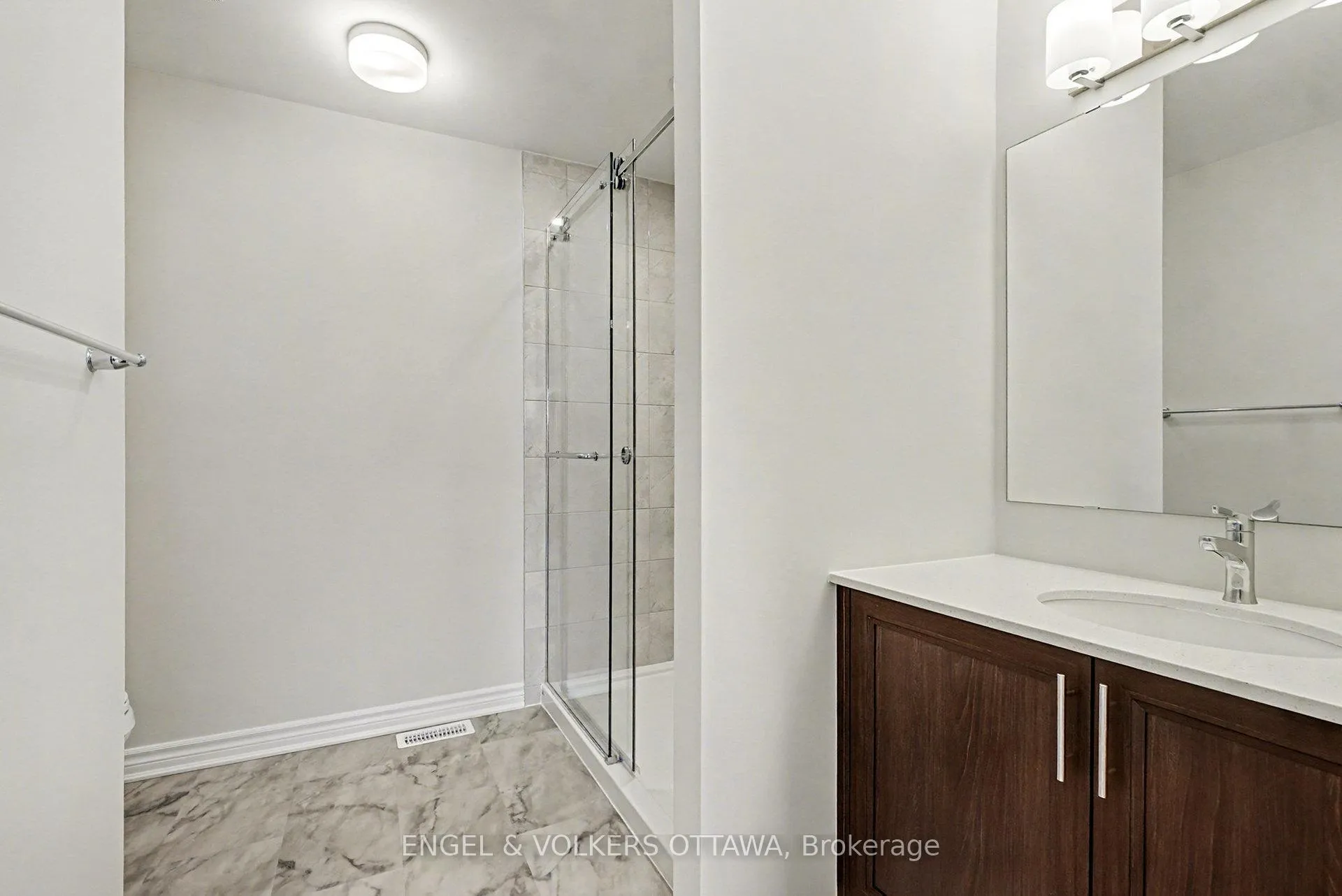 Photo 15 of 161 Ryan Reynolds Way, Ottawa, Avalon West — HOMEH