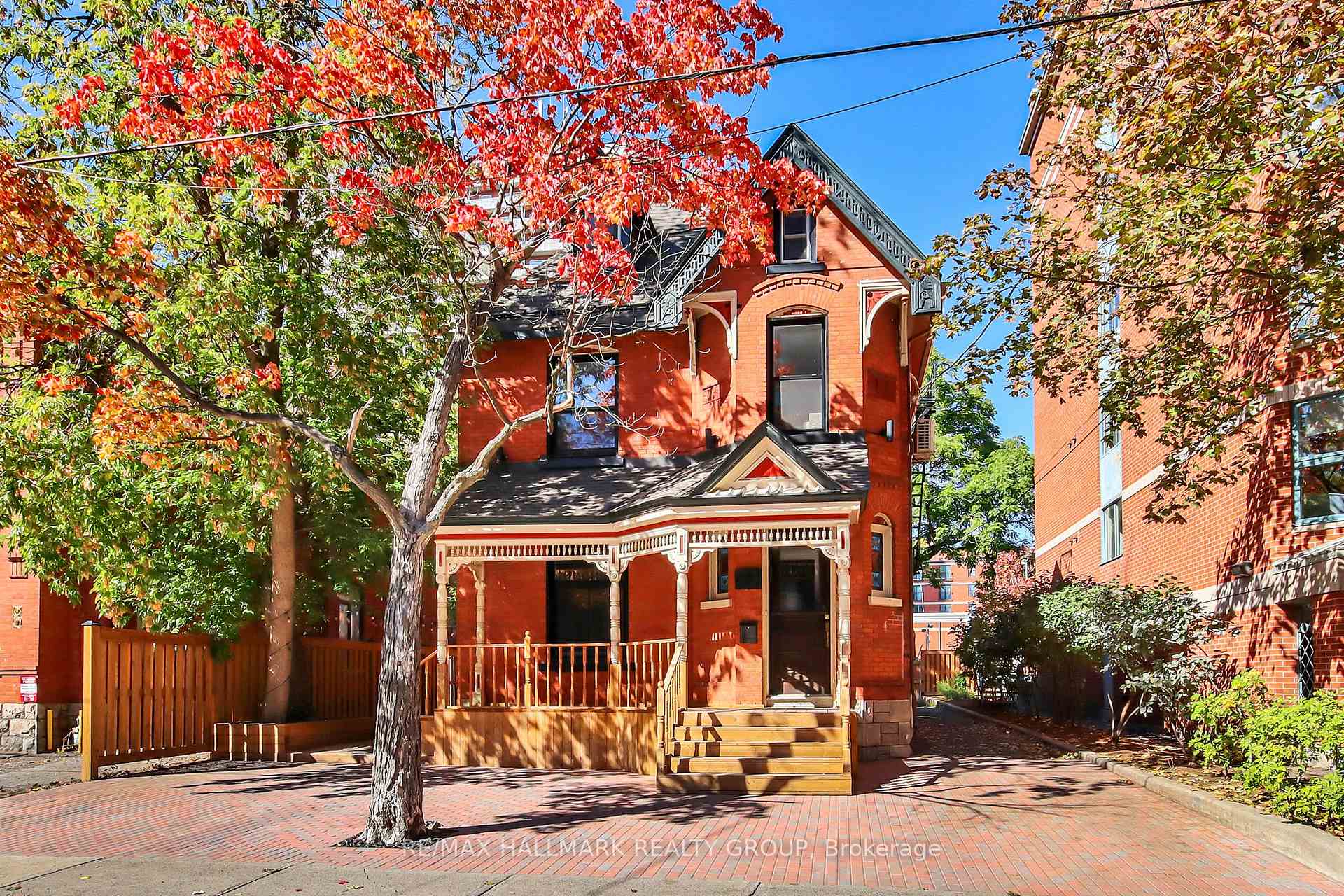 Photo 2 of 421 Gilmour Street, Ottawa, Ottawa Centre — HOMEH
