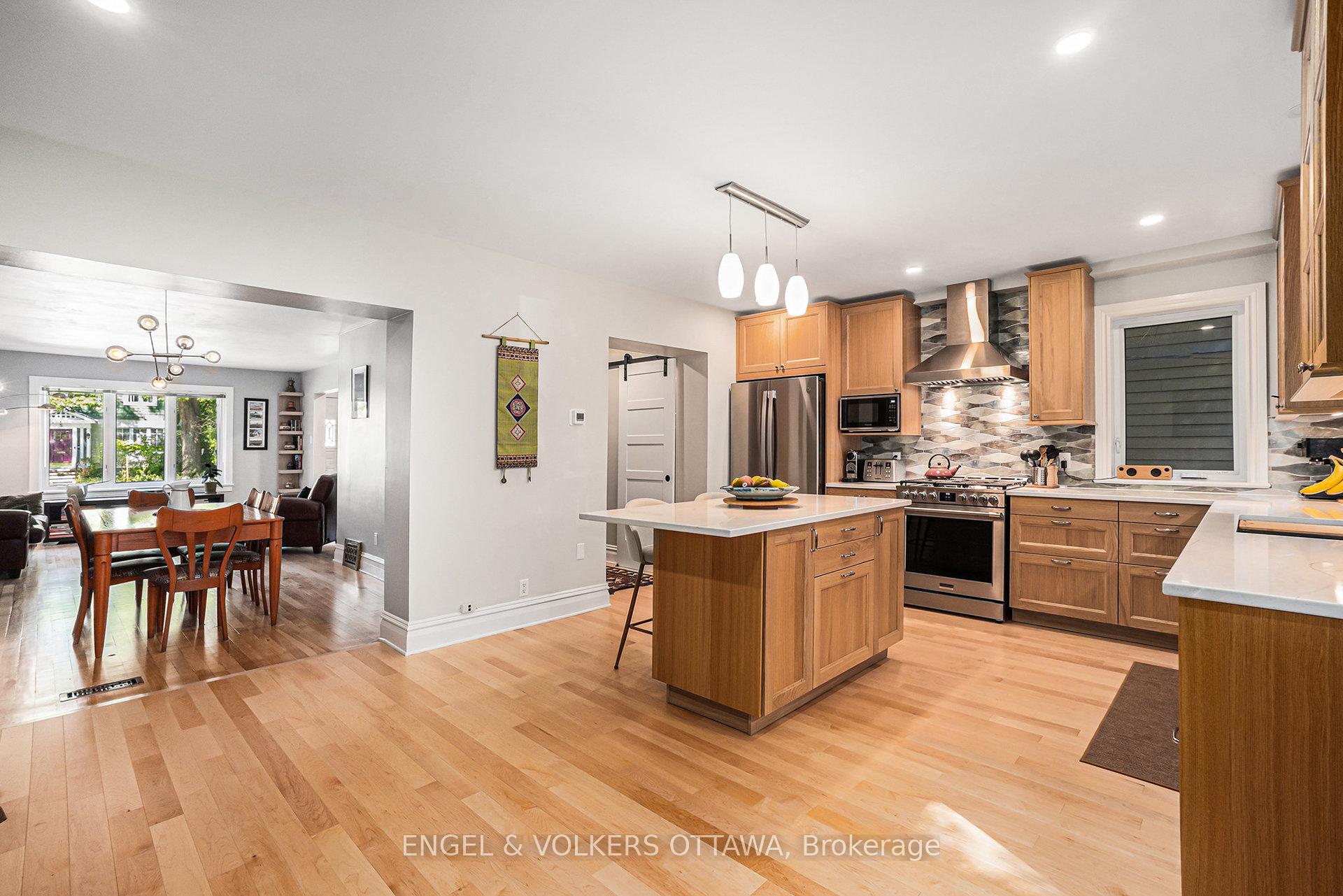 Photo 7 of 6 Rock Avenue, Ottawa, Lindenlea — HOMEH