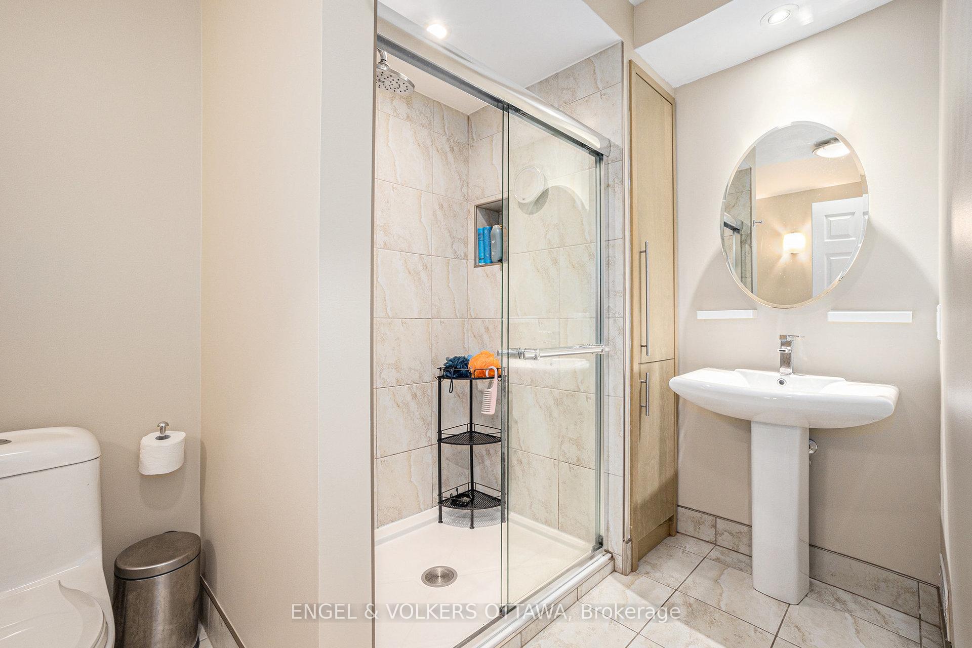 Photo 13 of 6 Rock Avenue, Ottawa, Lindenlea — HOMEH
