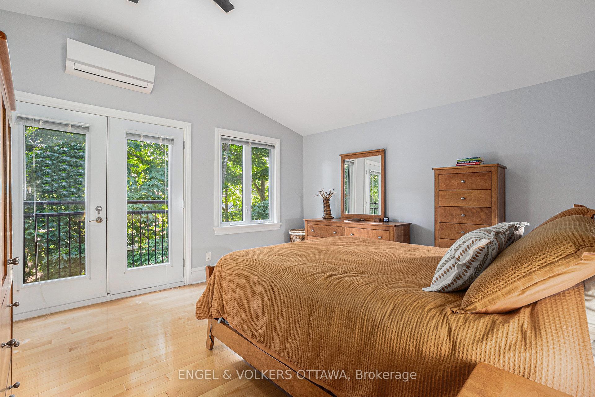 Photo 14 of 6 Rock Avenue, Ottawa, Lindenlea — HOMEH