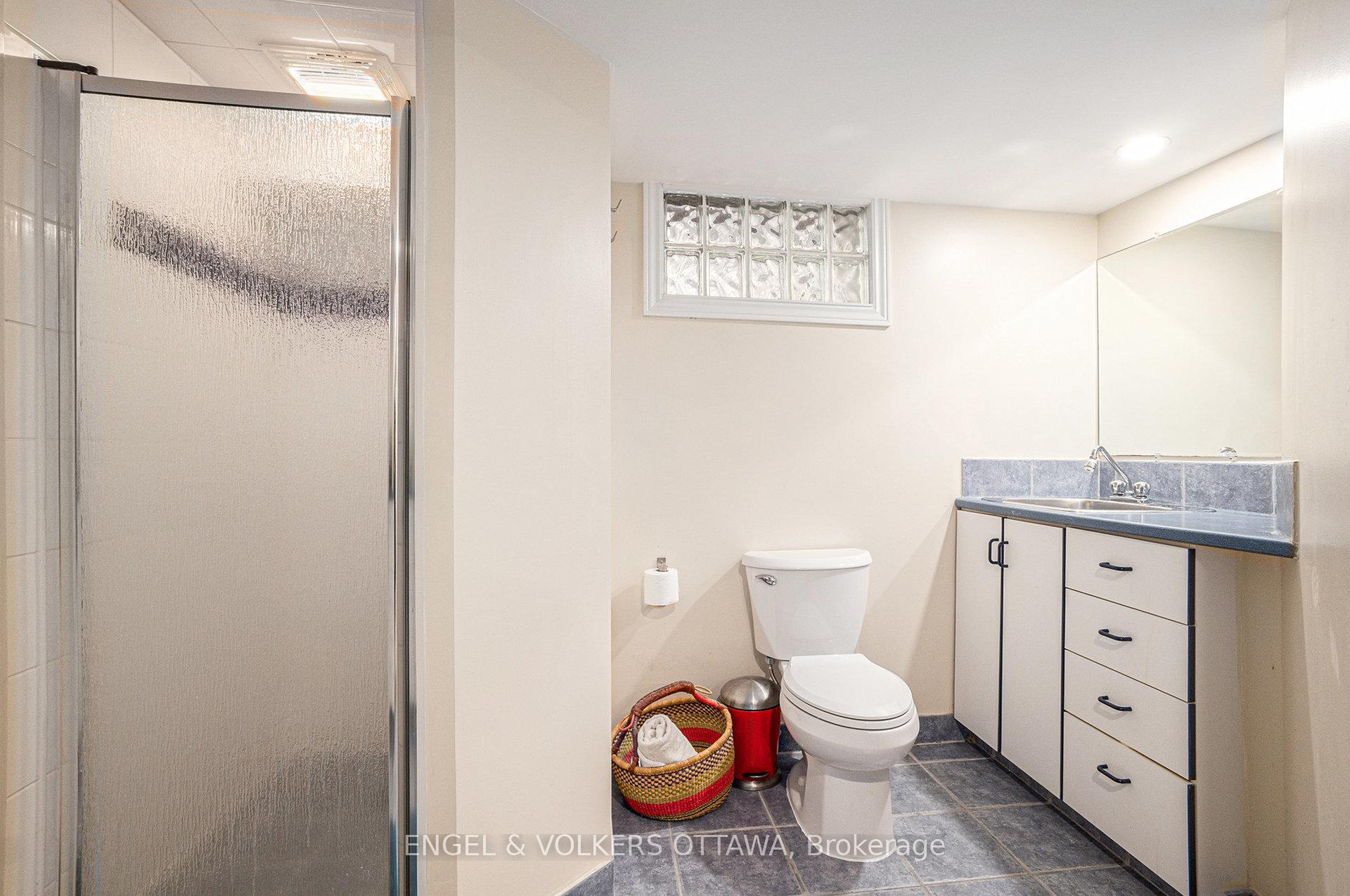 Photo 17 of 6 Rock Avenue, Ottawa, Lindenlea — HOMEH