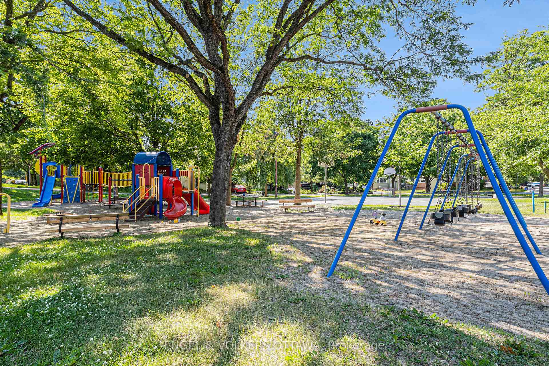 Photo 24 of 6 Rock Avenue, Ottawa, Lindenlea — HOMEH