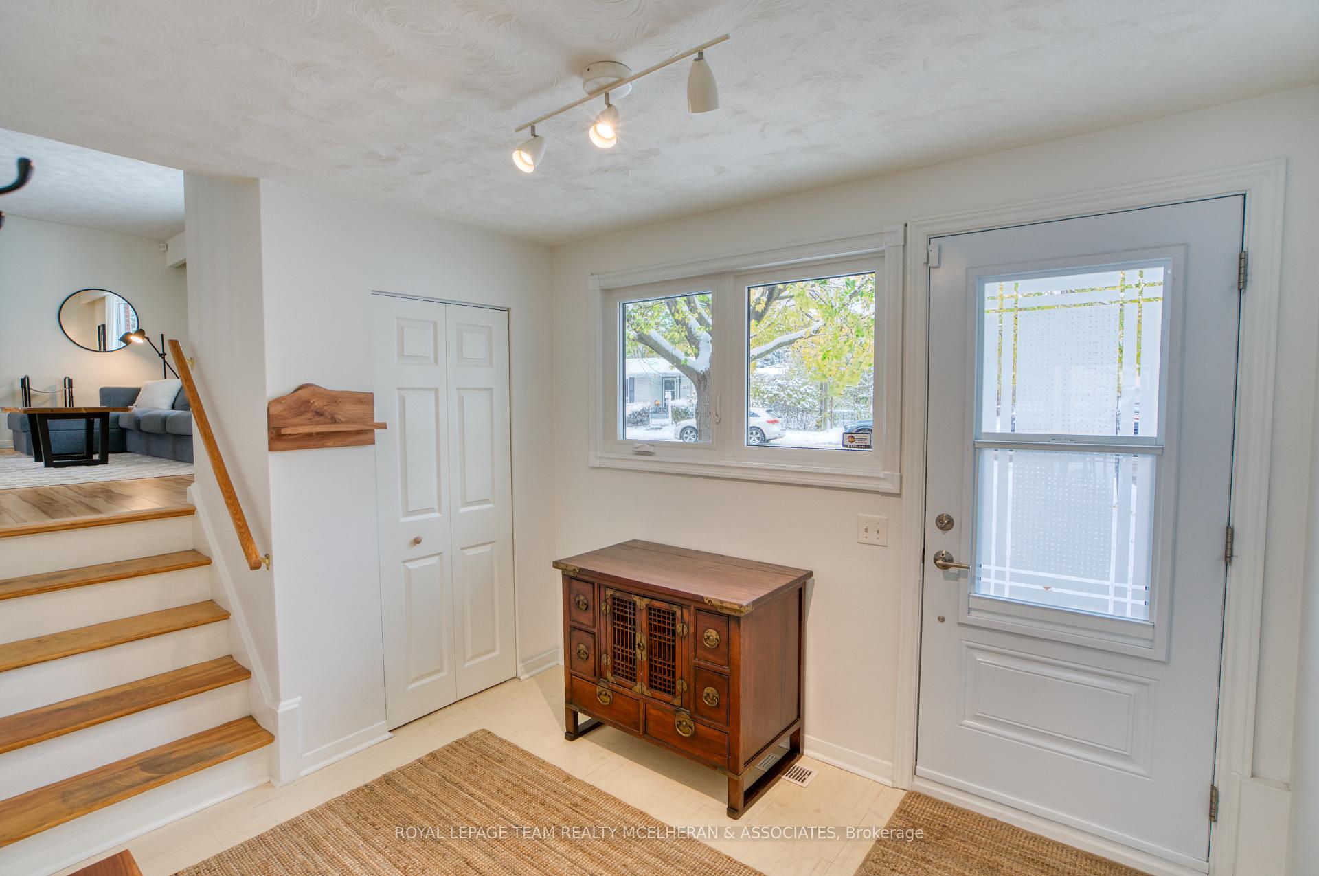 Photo 3 of 2550 Iris Street, Ottawa, Queensway Terrace South/Ridgeview — HOMEH