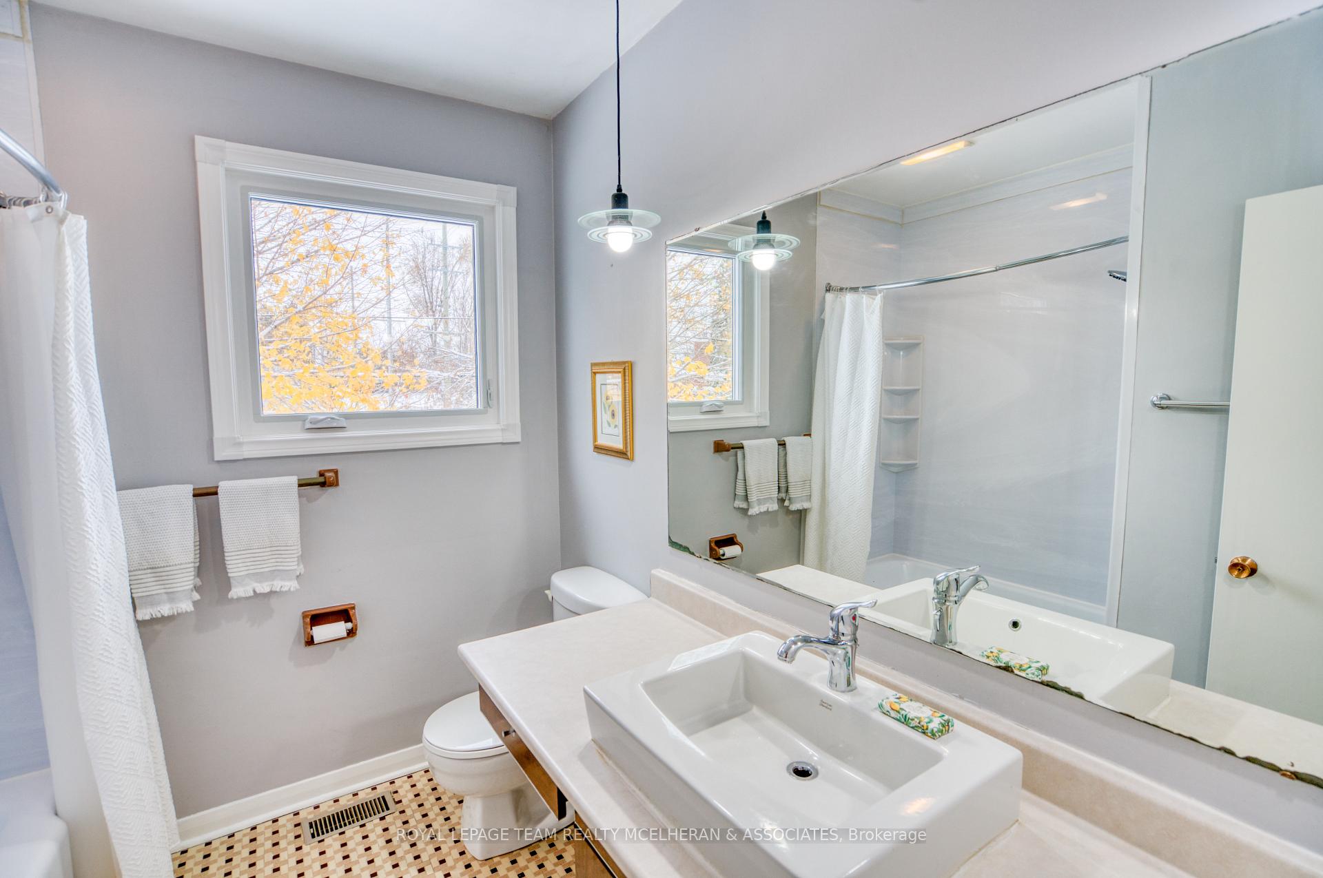 Photo 26 of 2550 Iris Street, Ottawa, Queensway Terrace South/Ridgeview — HOMEH
