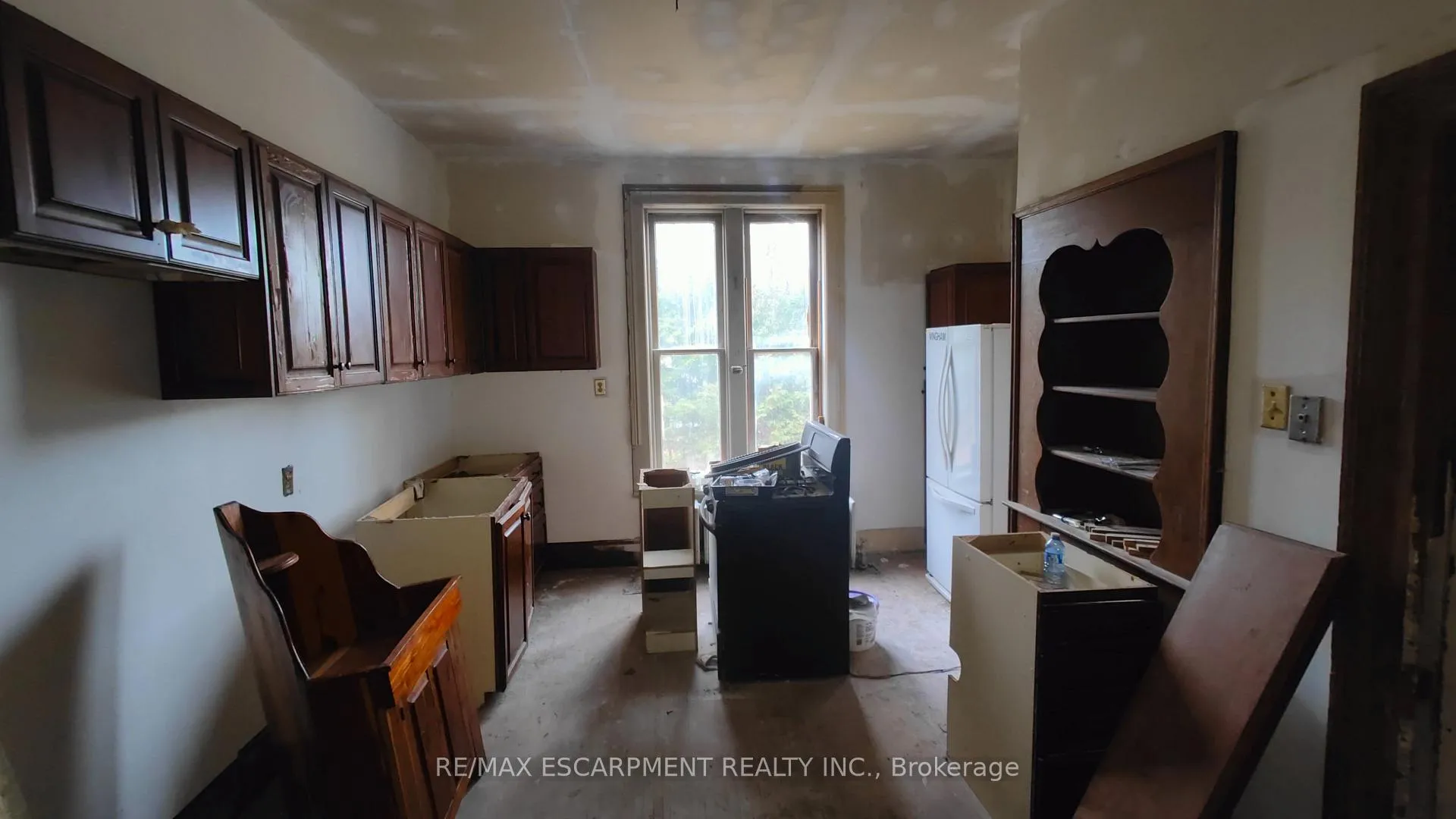 Photo 5 of 104 Patrick Street E, North Huron, Wingham — HOMEH