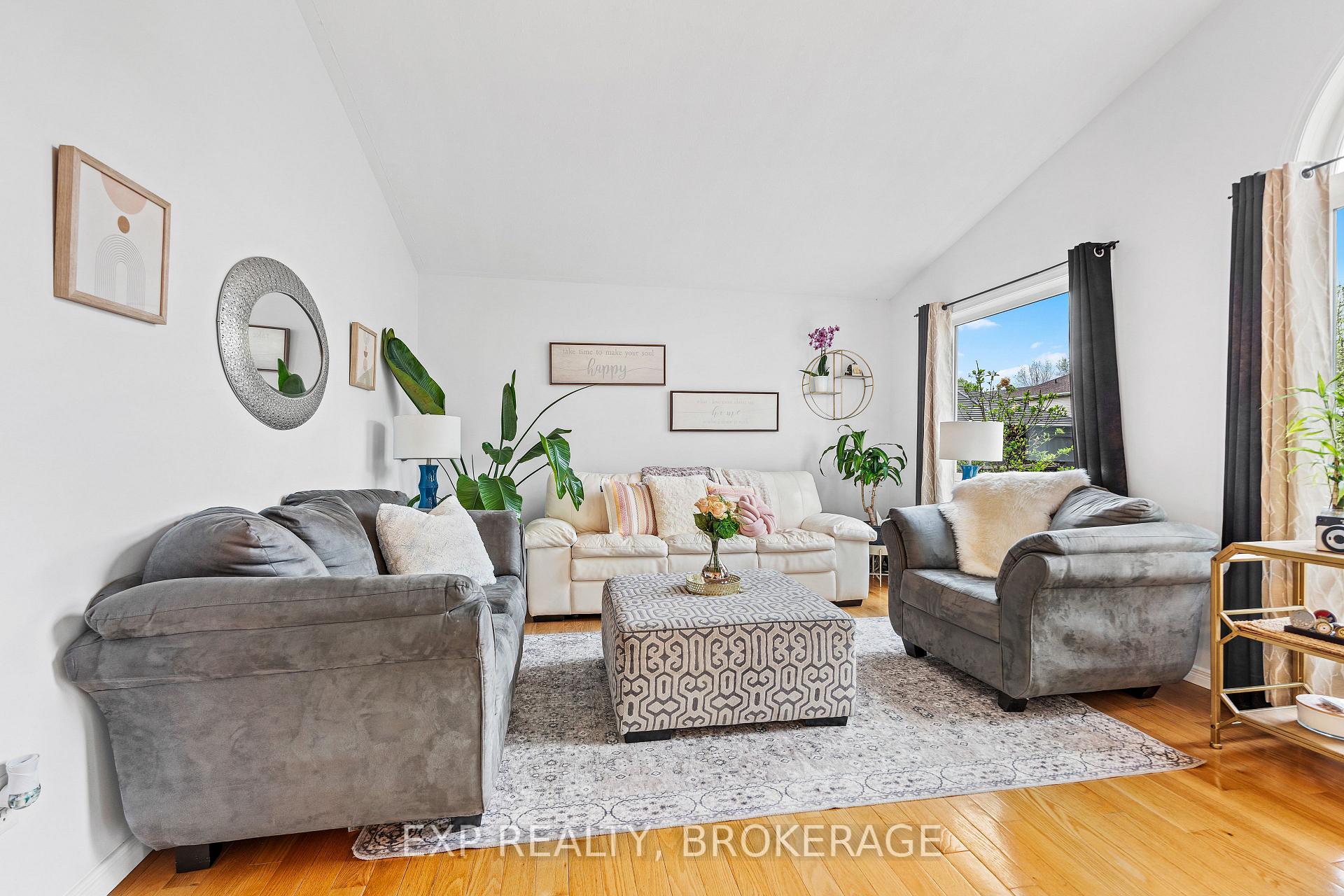 Photo 11 of 426 Fieldstone Drive, Kingston, Kingston East (Incl Barret Crt) — HOMEH