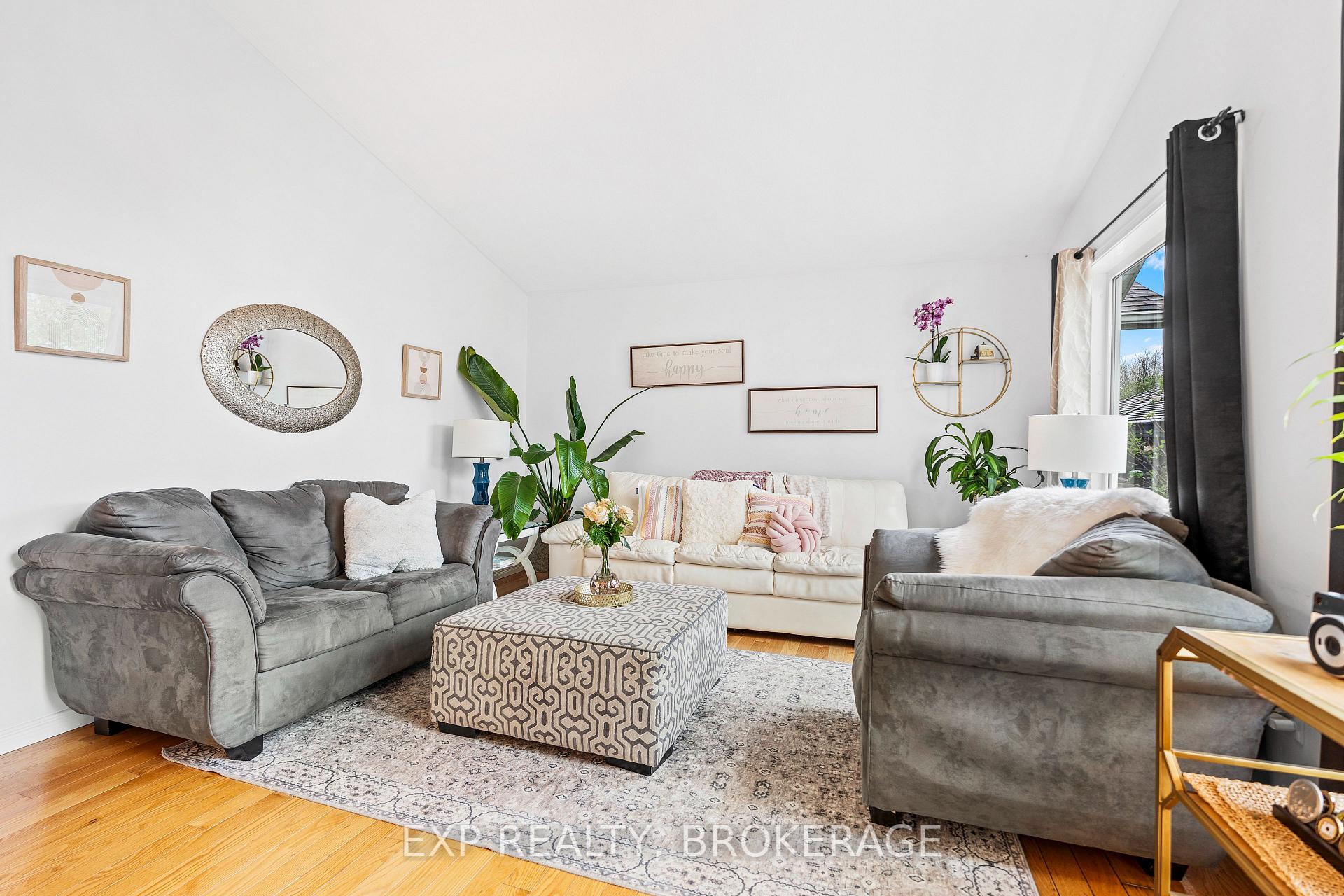 Photo 12 of 426 Fieldstone Drive, Kingston, Kingston East (Incl Barret Crt) — HOMEH