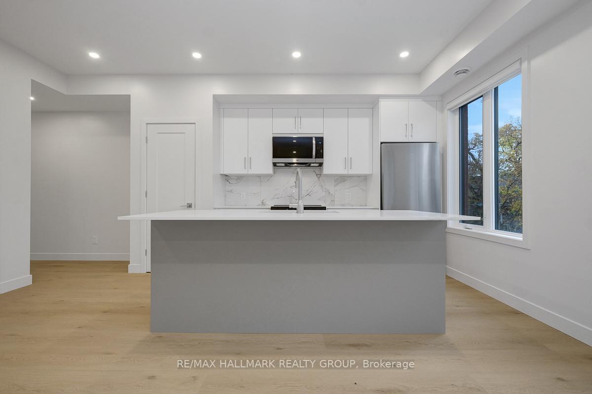 Photo 6 of Unit 8, 199 Columbus Avenue, Ottawa, Overbrook/Castle Heights — HOMEH