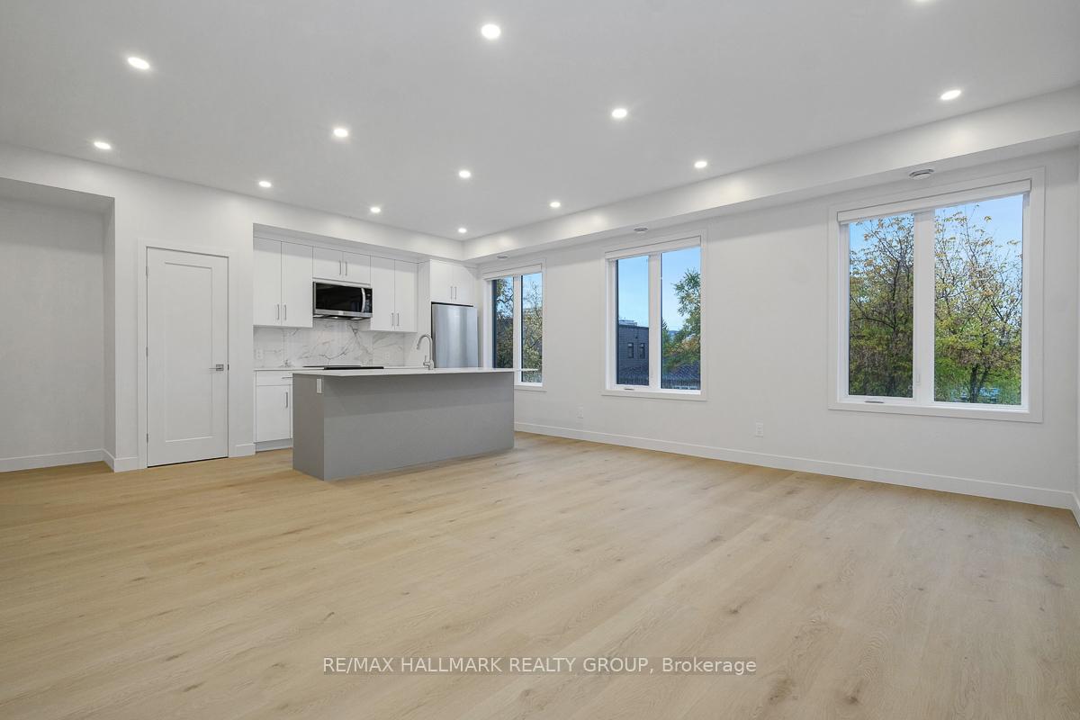 Photo 10 of Unit 8, 199 Columbus Avenue, Ottawa, Overbrook/Castle Heights — HOMEH
