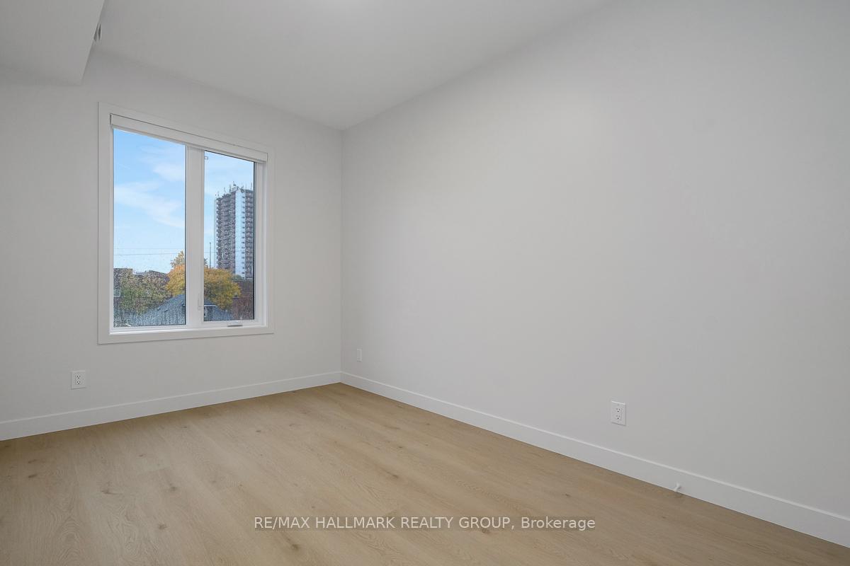 Photo 19 of Unit 8, 199 Columbus Avenue, Ottawa, Overbrook/Castle Heights — HOMEH