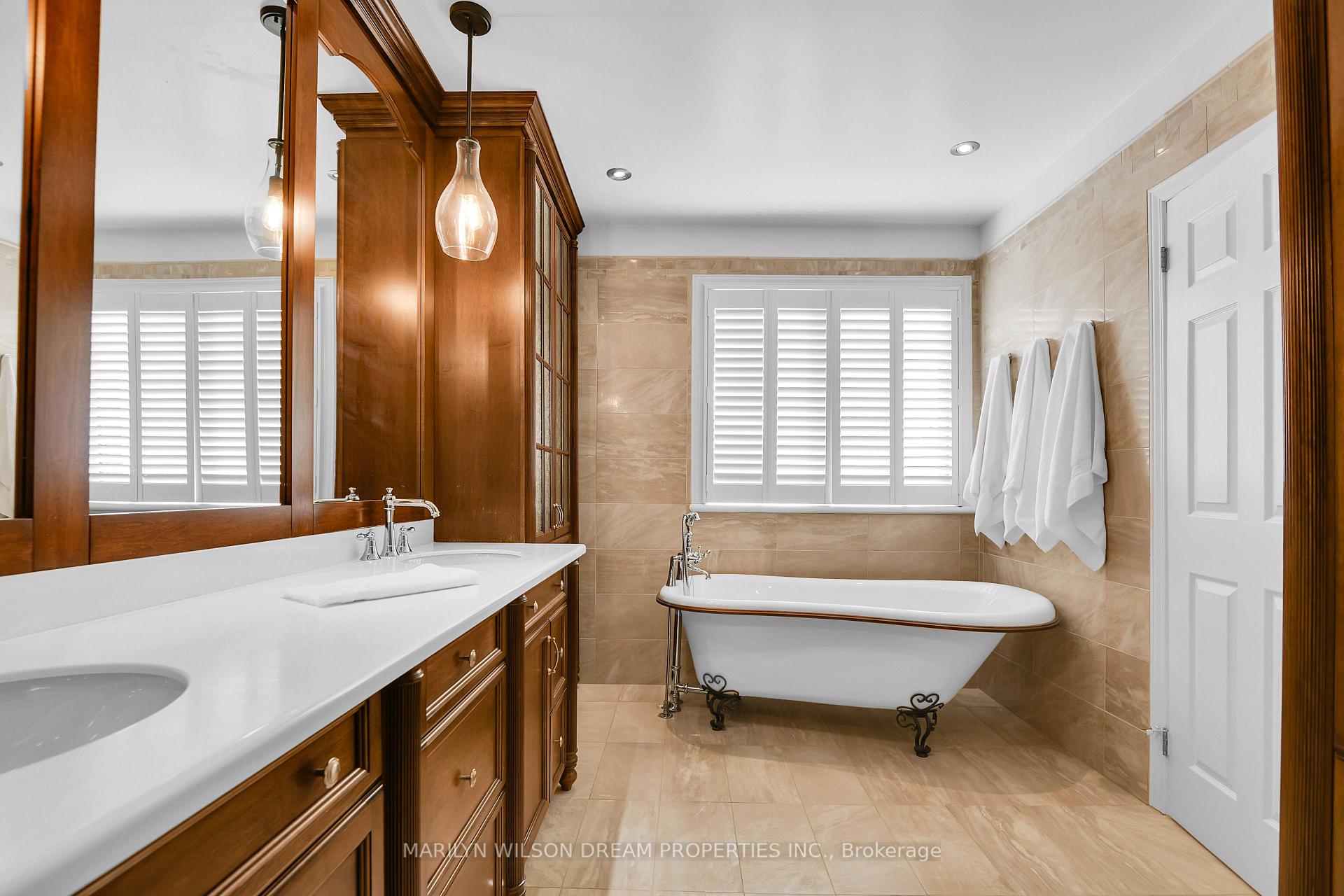 Photo 18 of 33 Durham Private, Ottawa, Lindenlea — HOMEH