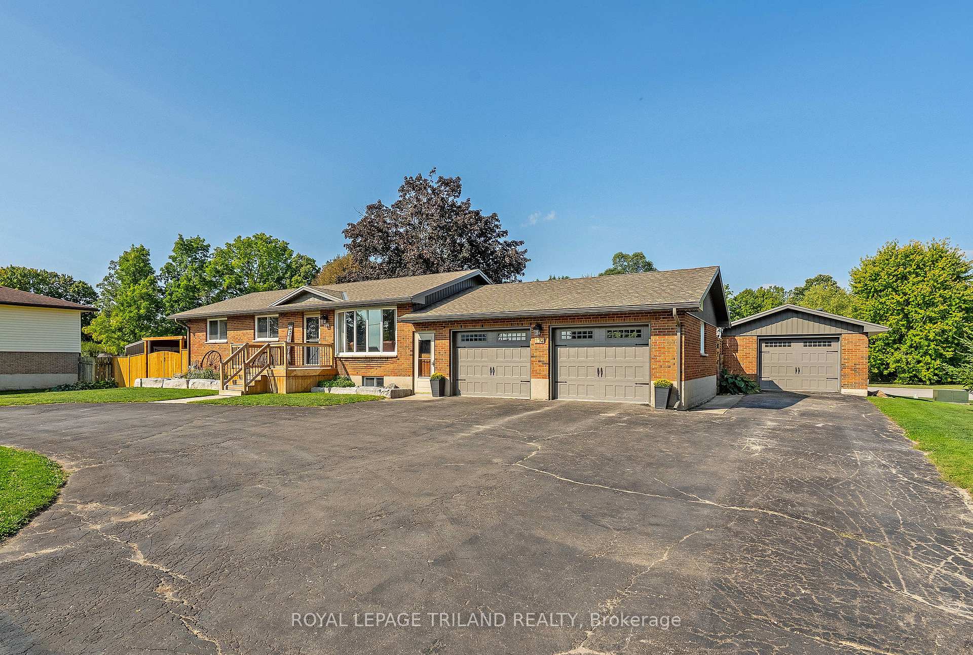 Photo 1 of 177 Queen Street, North Middlesex, Ailsa Craig — HOMEH