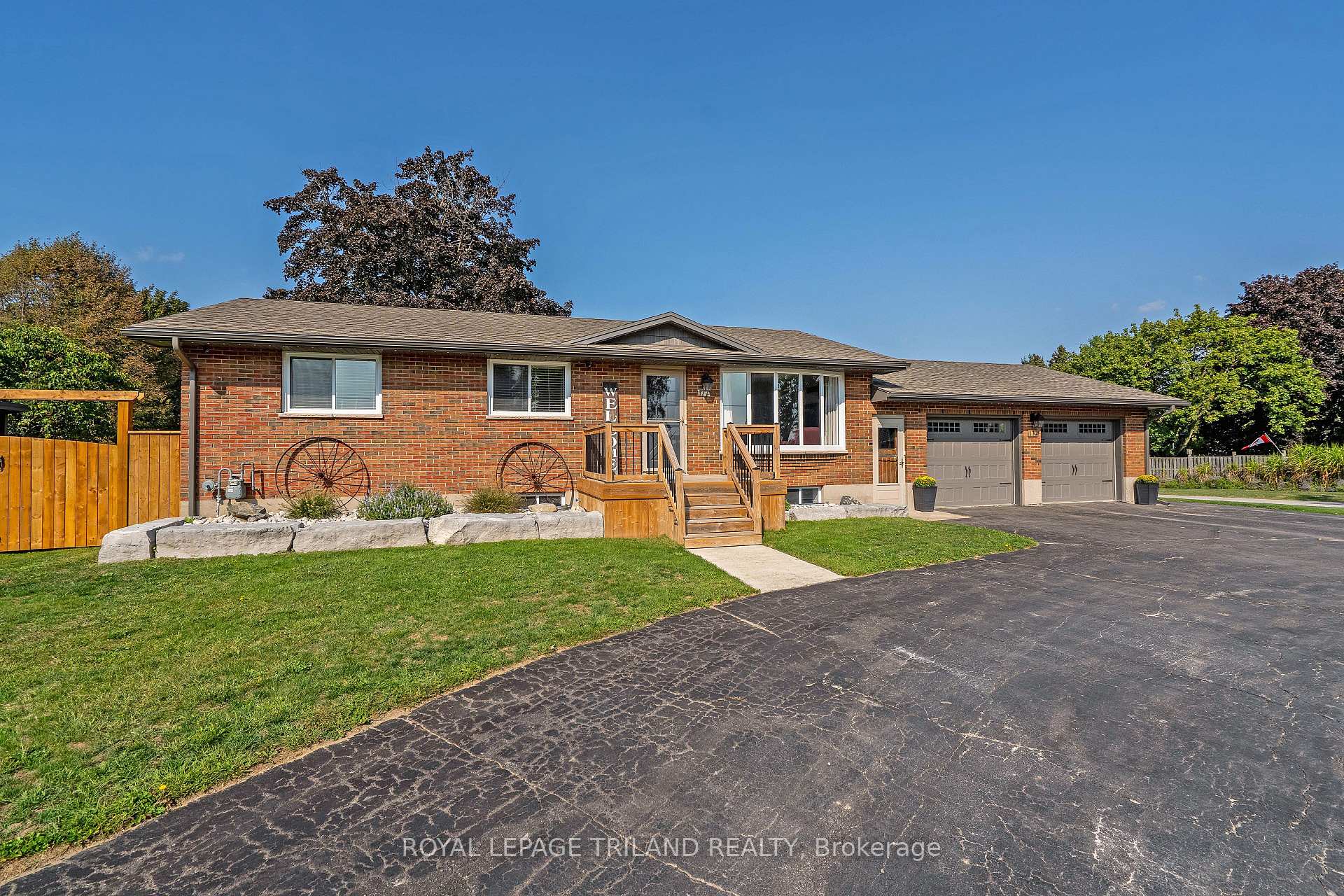 Photo 4 of 177 Queen Street, North Middlesex, Ailsa Craig — HOMEH