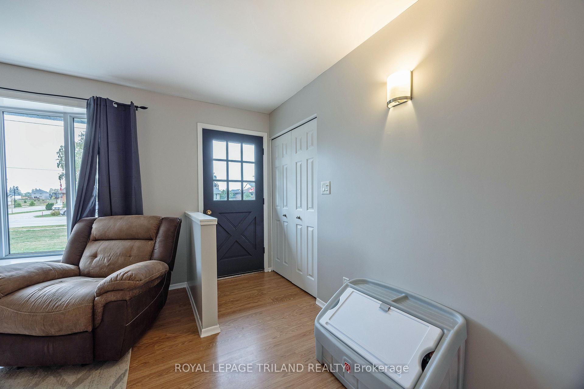 Photo 5 of 177 Queen Street, North Middlesex, Ailsa Craig — HOMEH