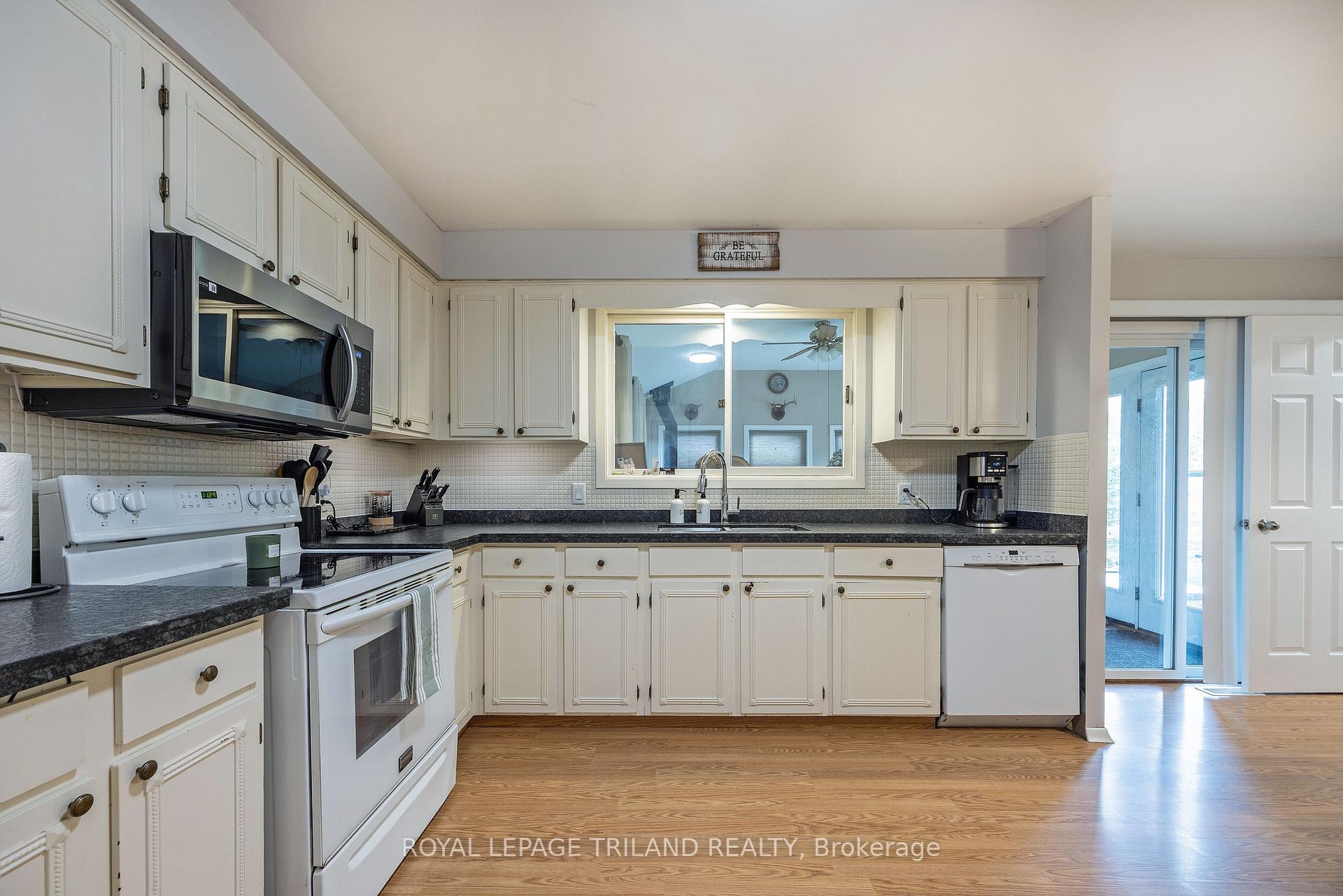 Photo 9 of 177 Queen Street, North Middlesex, Ailsa Craig — HOMEH