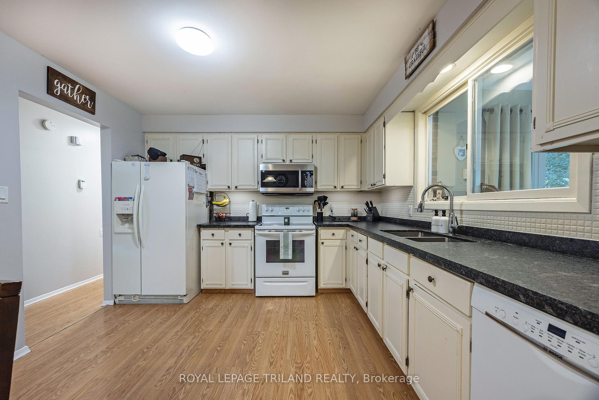 Photo 11 of 177 Queen Street, North Middlesex, Ailsa Craig — HOMEH
