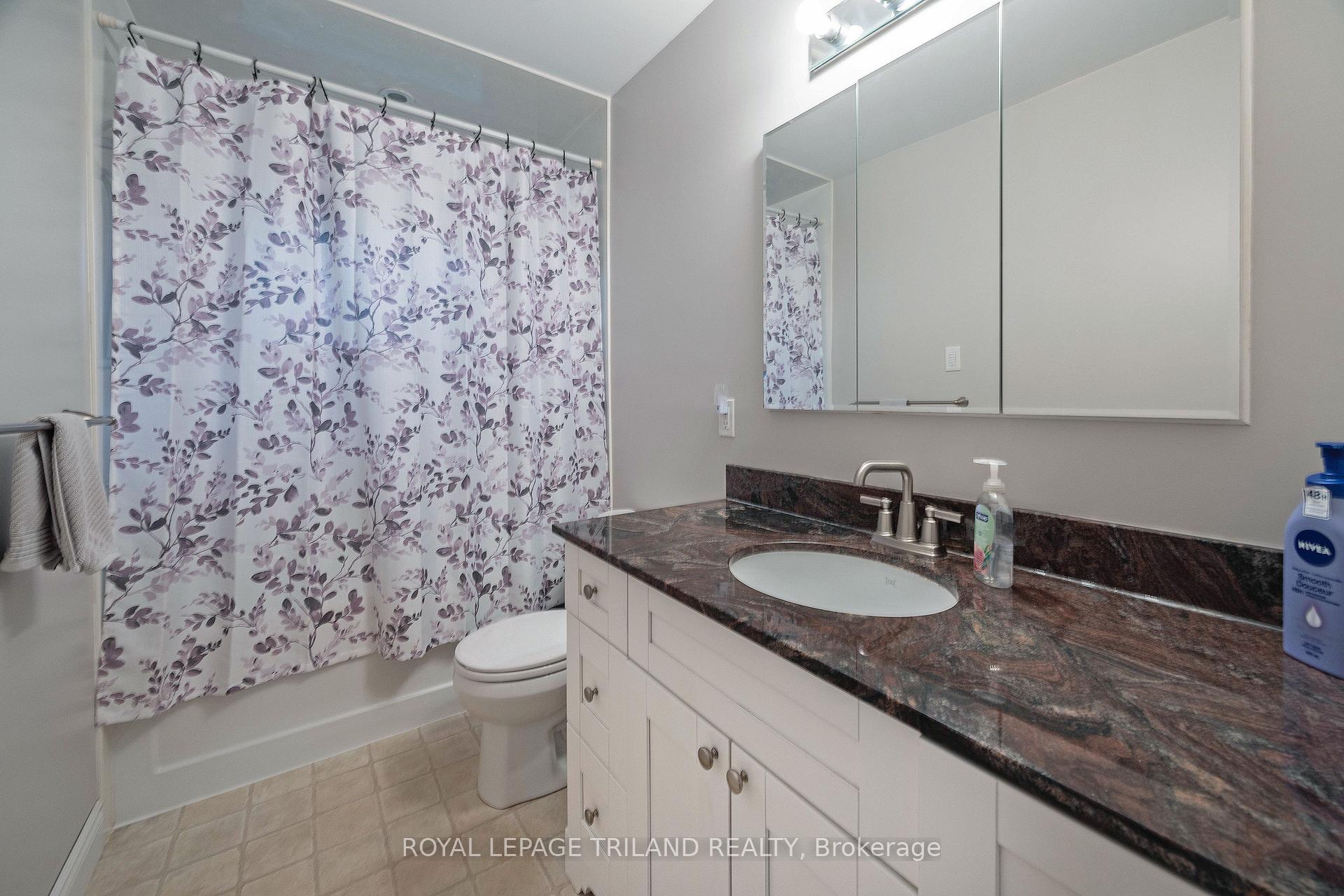 Photo 16 of 177 Queen Street, North Middlesex, Ailsa Craig — HOMEH