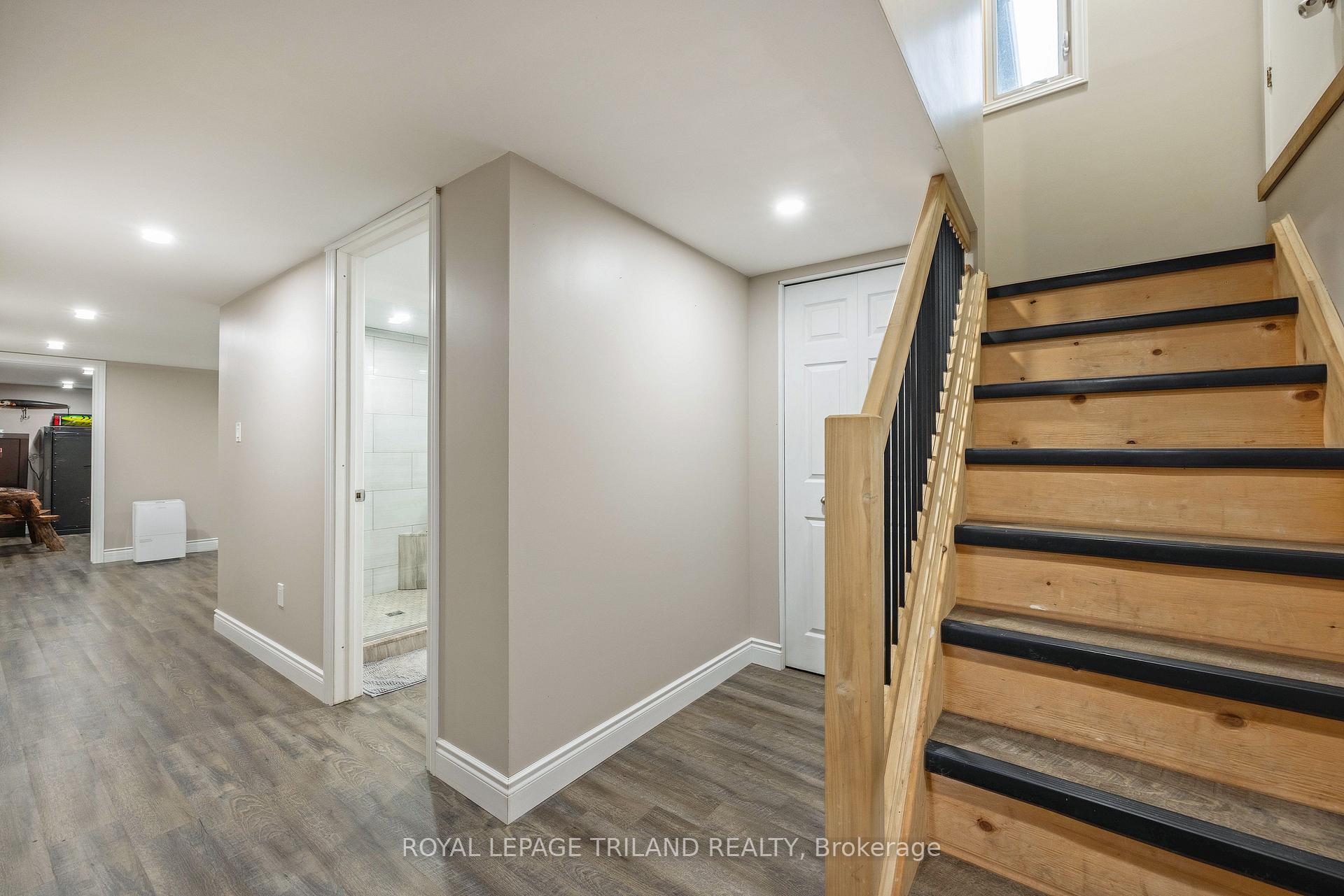 Photo 20 of 177 Queen Street, North Middlesex, Ailsa Craig — HOMEH