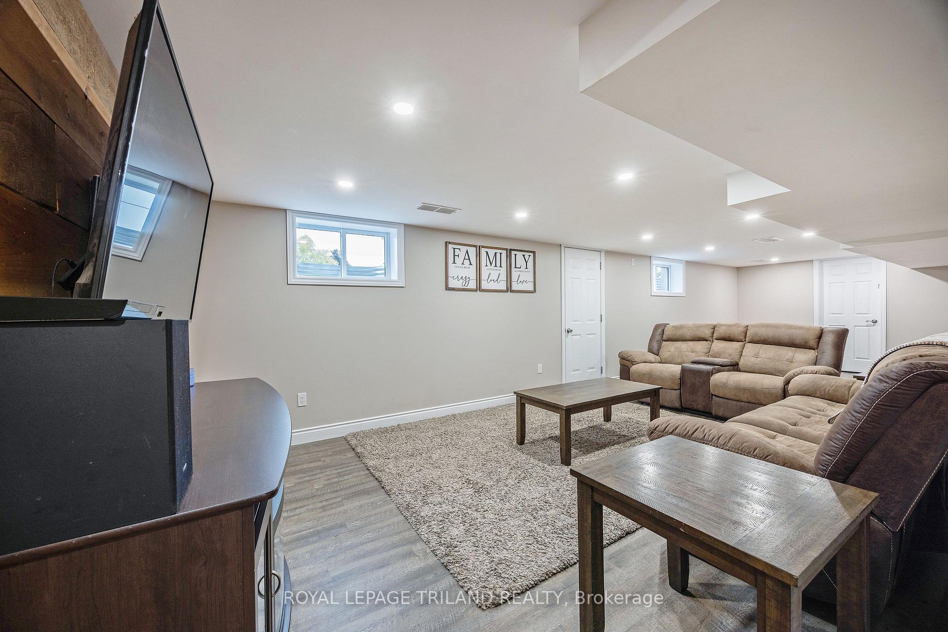 Photo 21 of 177 Queen Street, North Middlesex, Ailsa Craig — HOMEH