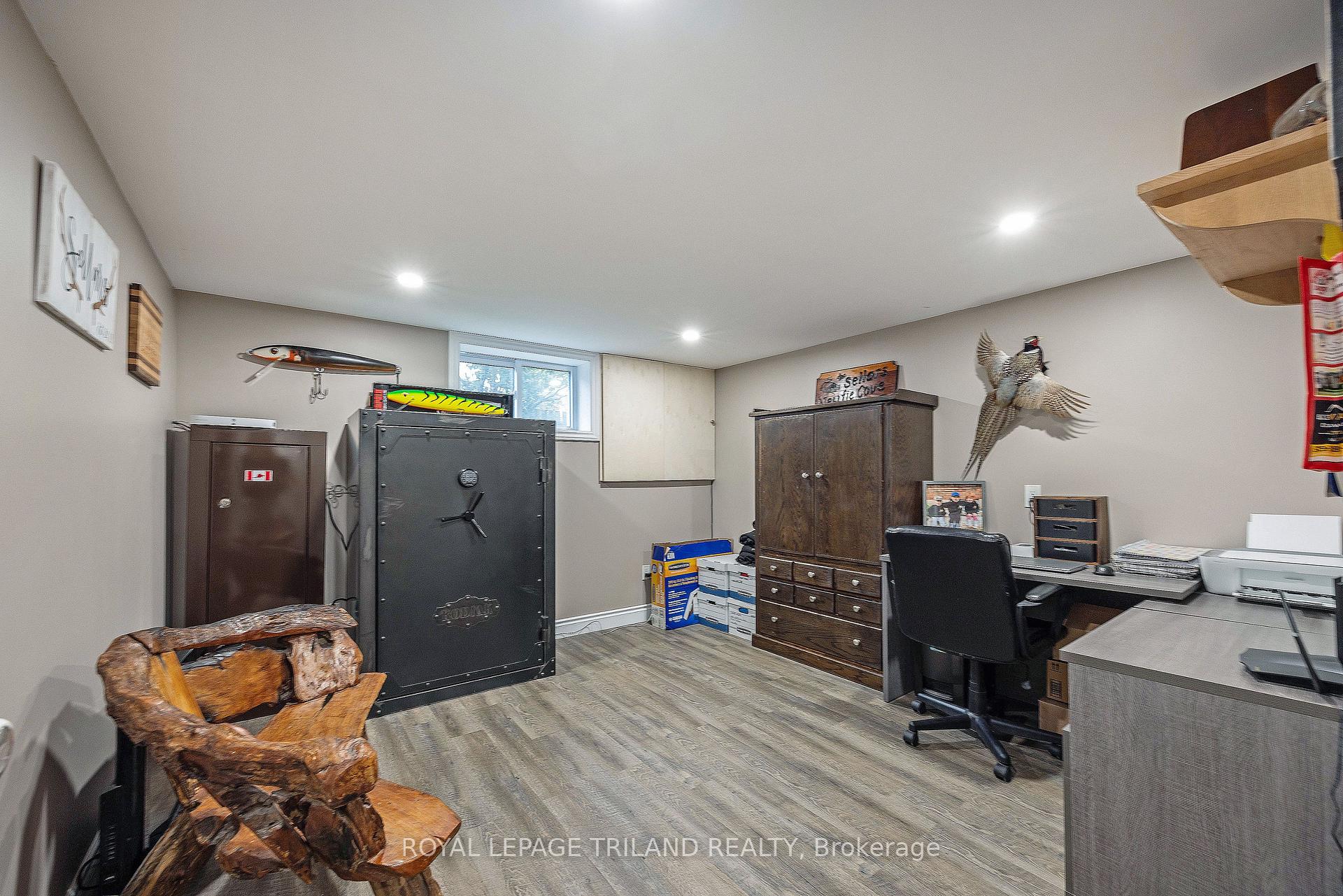 Photo 25 of 177 Queen Street, North Middlesex, Ailsa Craig — HOMEH