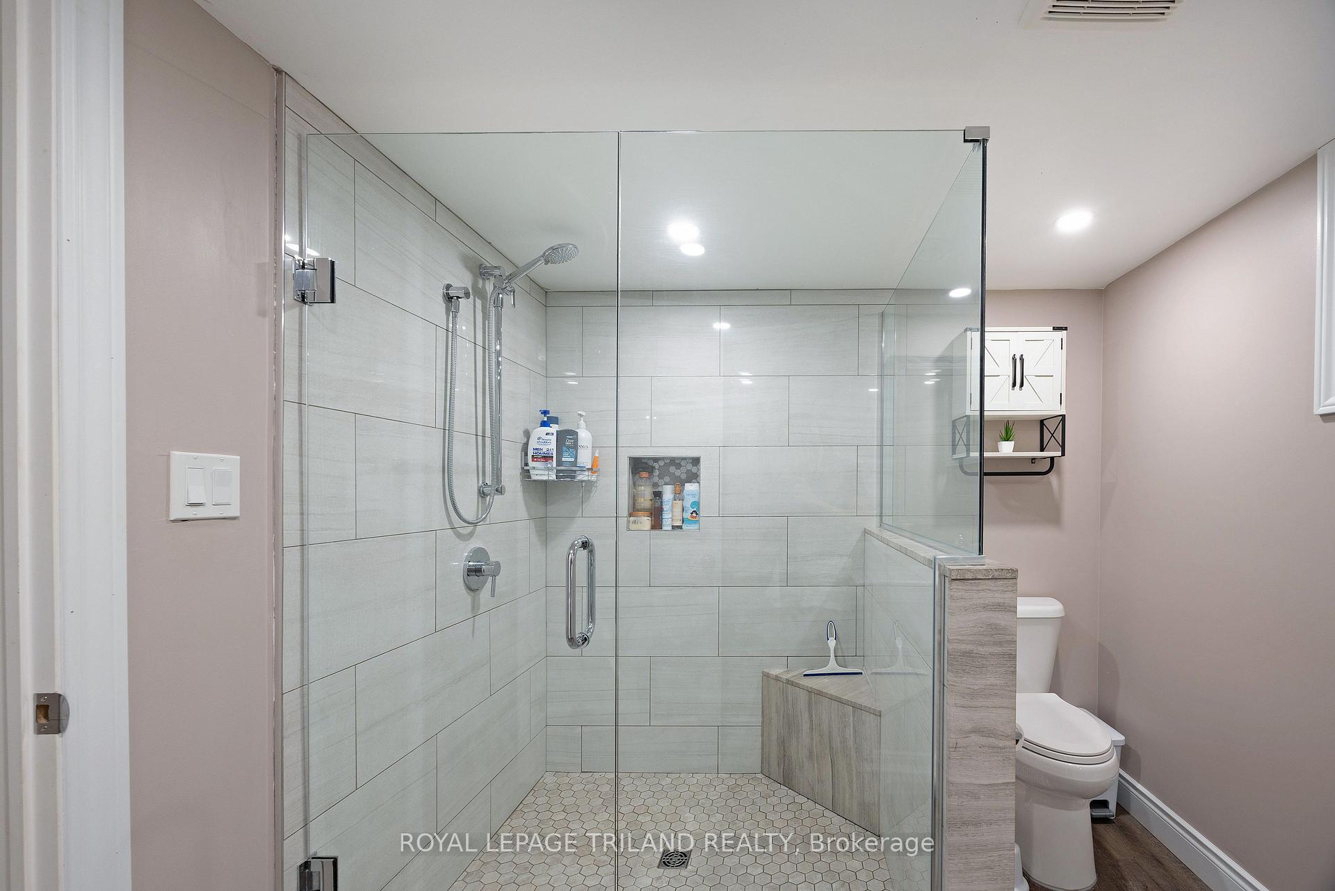 Photo 28 of 177 Queen Street, North Middlesex, Ailsa Craig — HOMEH