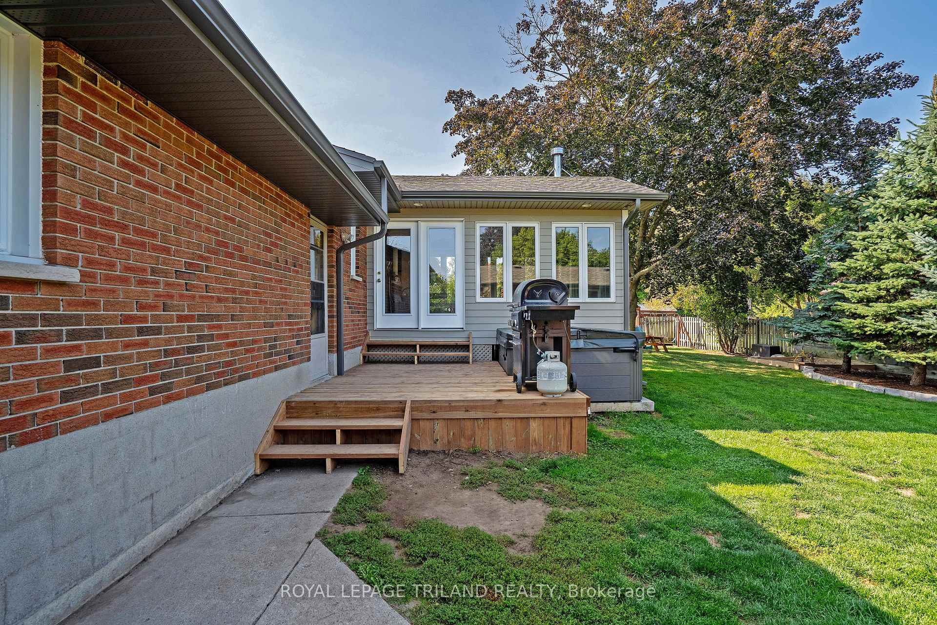 Photo 31 of 177 Queen Street, North Middlesex, Ailsa Craig — HOMEH