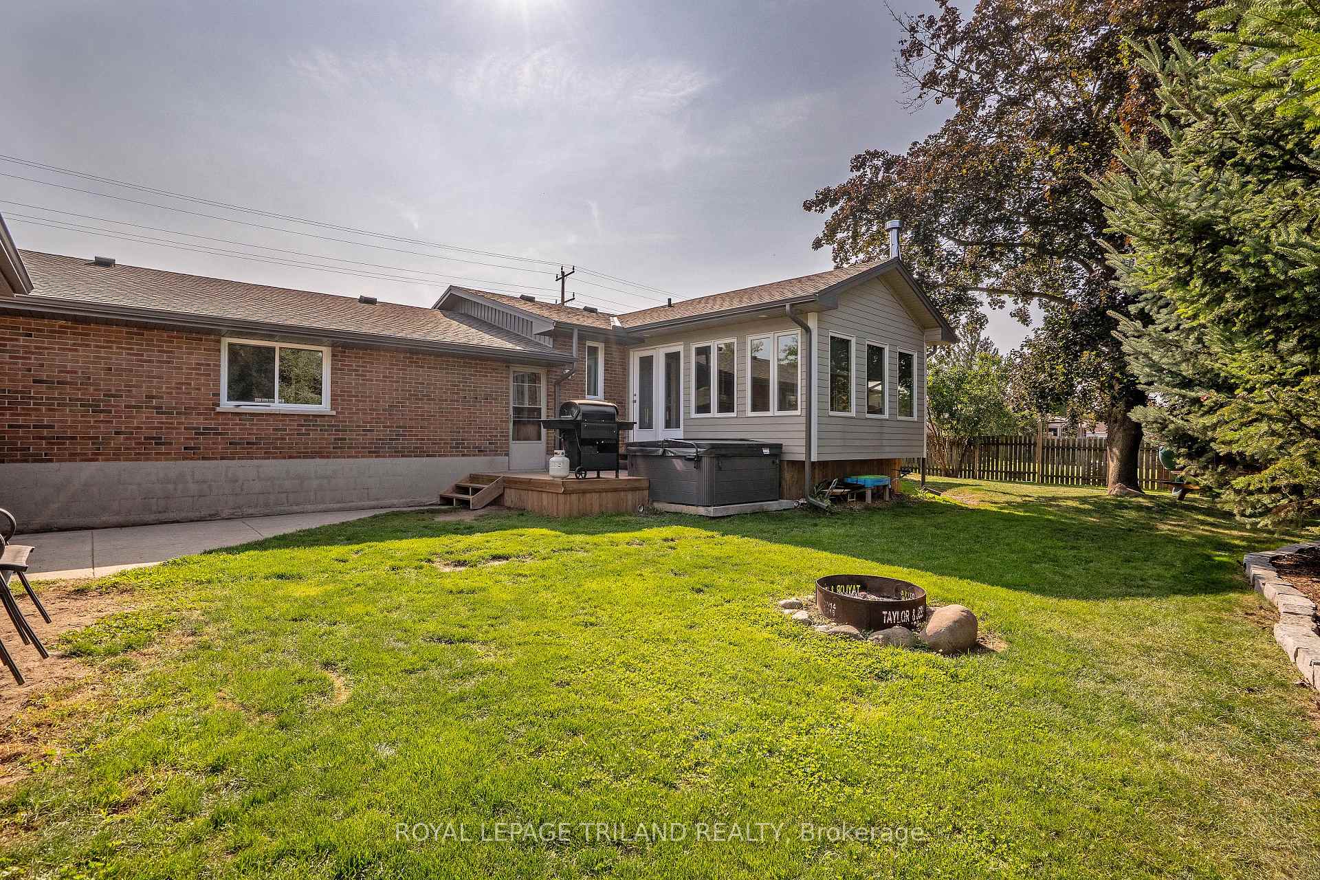 Photo 33 of 177 Queen Street, North Middlesex, Ailsa Craig — HOMEH