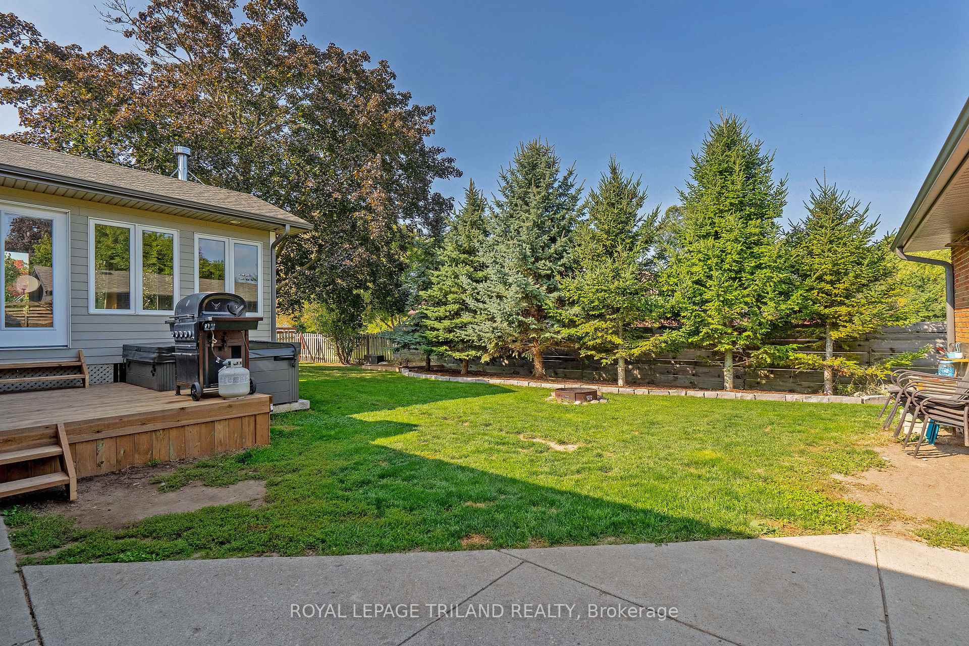 Photo 35 of 177 Queen Street, North Middlesex, Ailsa Craig — HOMEH