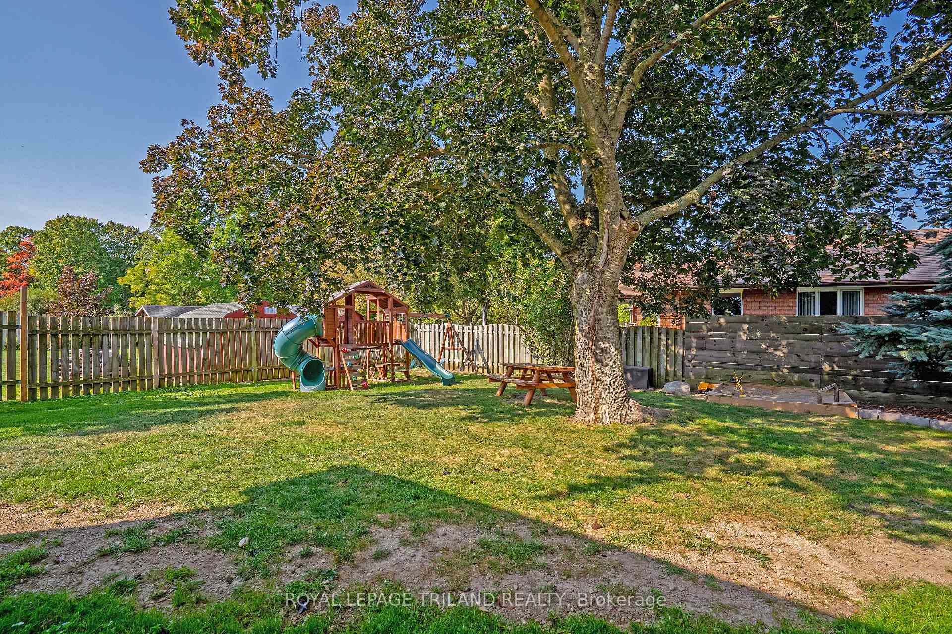 Photo 37 of 177 Queen Street, North Middlesex, Ailsa Craig — HOMEH