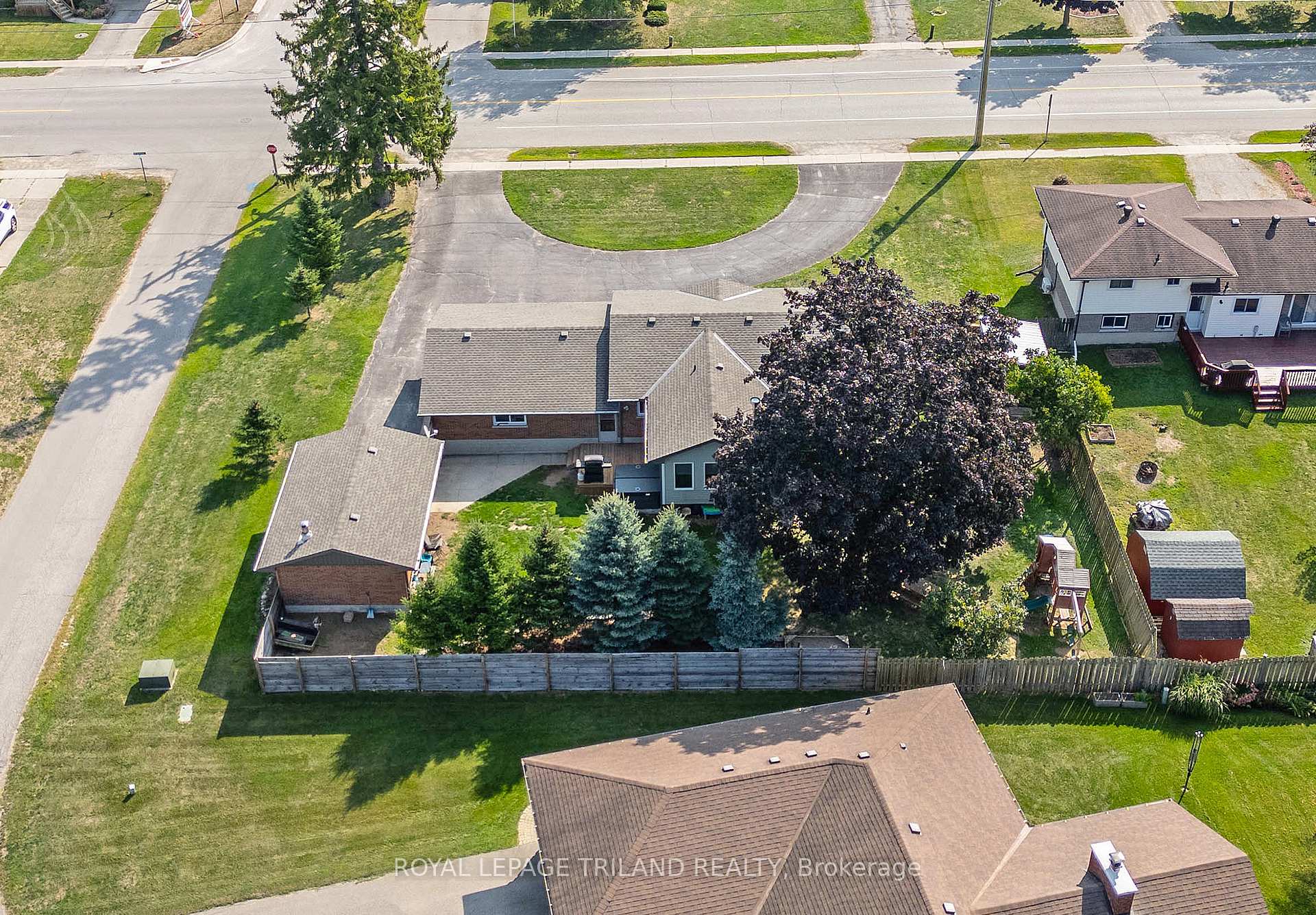 Photo 41 of 177 Queen Street, North Middlesex, Ailsa Craig — HOMEH