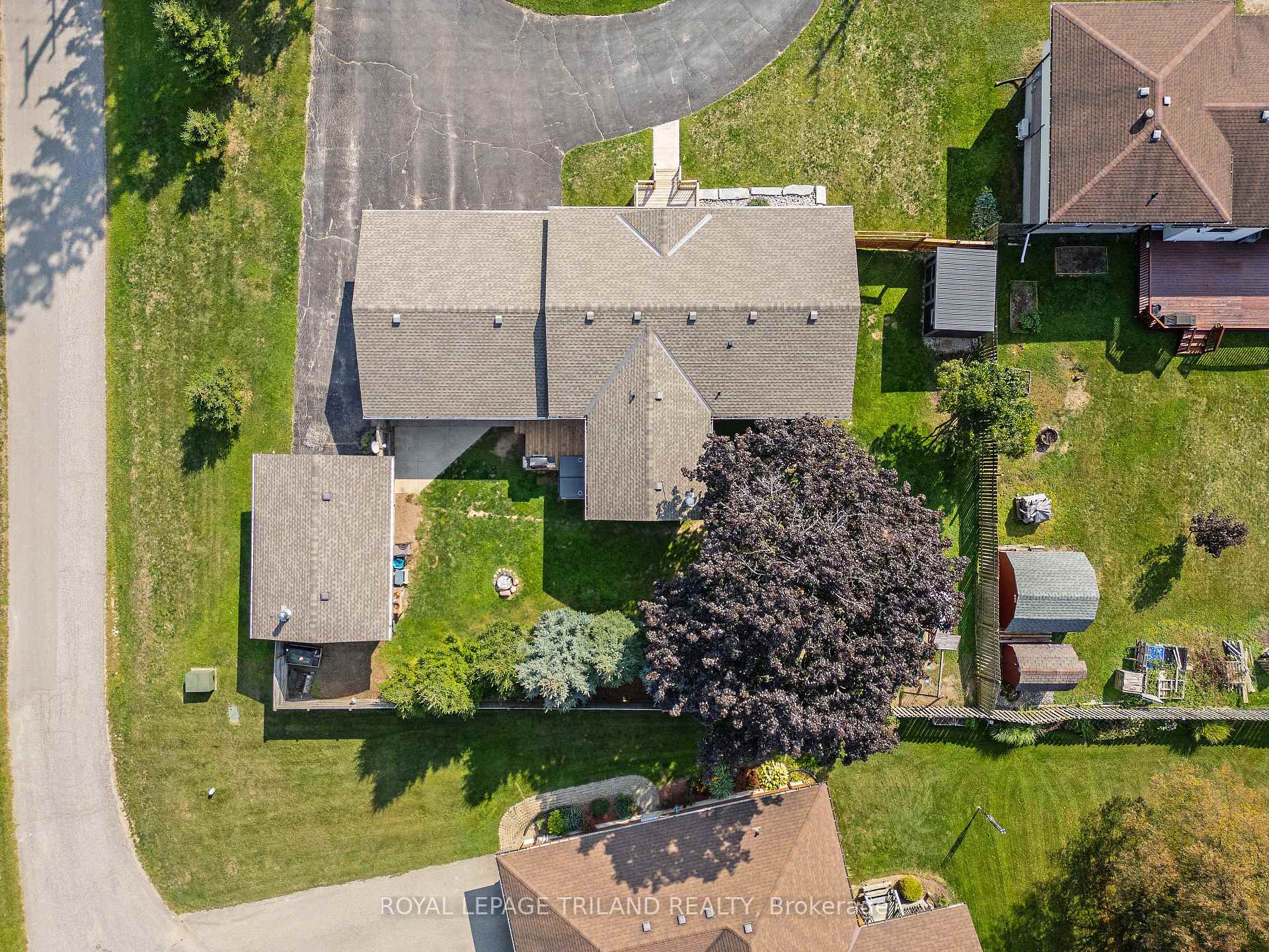 Photo 43 of 177 Queen Street, North Middlesex, Ailsa Craig — HOMEH