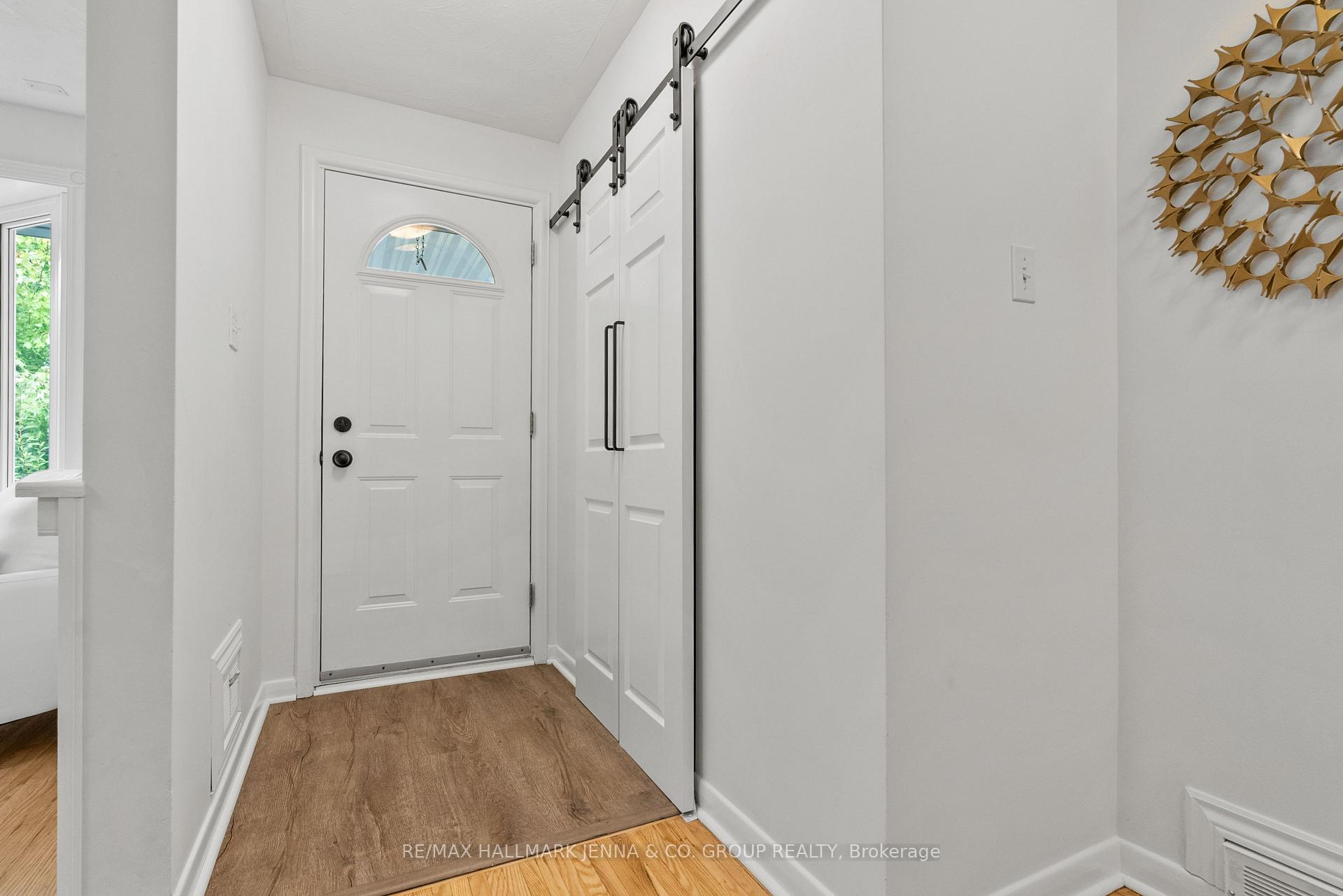 Photo 4 of 1246 Cobden Road, Ottawa, Queensway Terrace South/Ridgeview — HOMEH