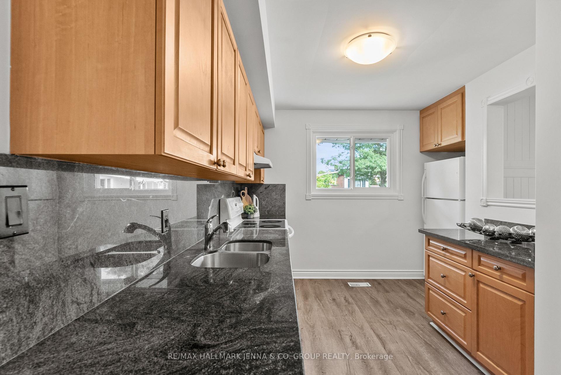 Photo 12 of 1246 Cobden Road, Ottawa, Queensway Terrace South/Ridgeview — HOMEH