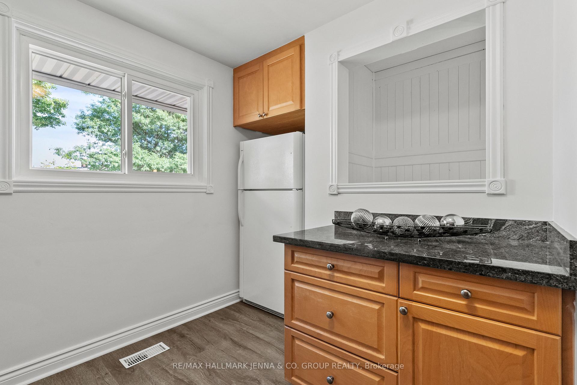 Photo 14 of 1246 Cobden Road, Ottawa, Queensway Terrace South/Ridgeview — HOMEH