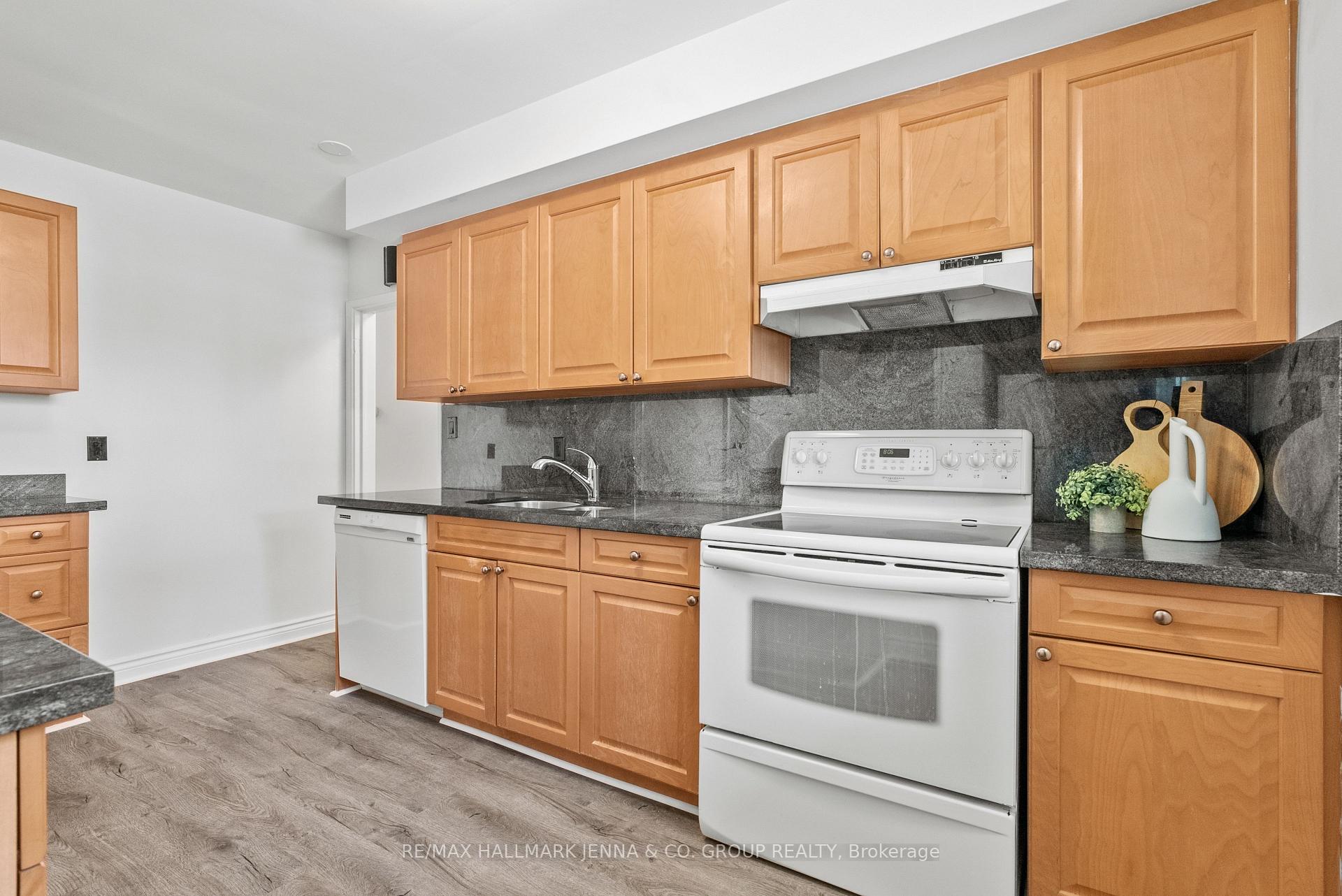 Photo 15 of 1246 Cobden Road, Ottawa, Queensway Terrace South/Ridgeview — HOMEH