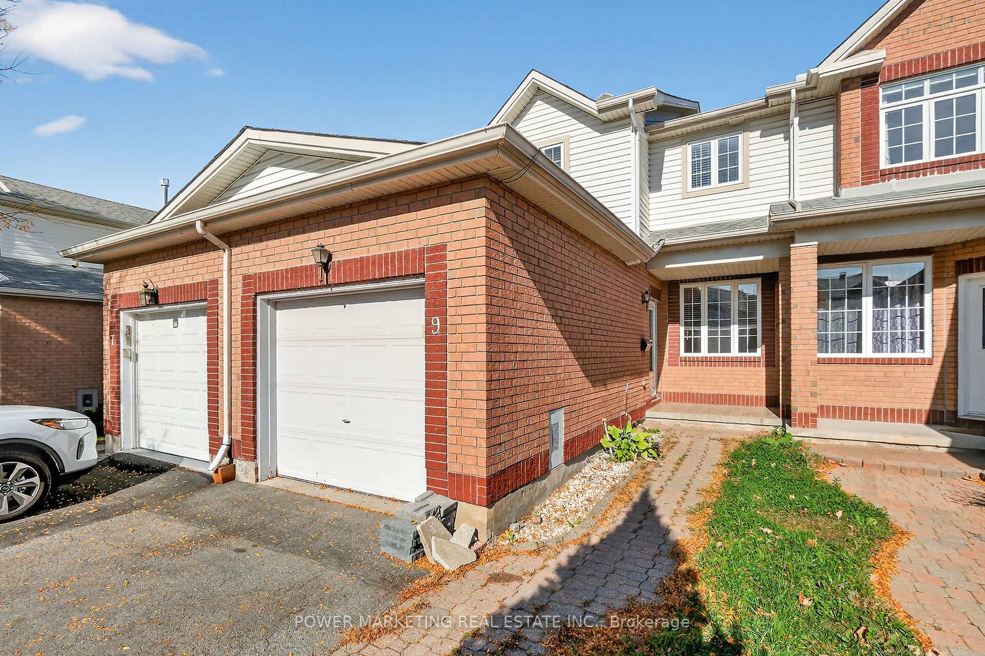 Photo 1 of 9 Carwood Circle E, Ottawa, Carson Meadows — HOMEH