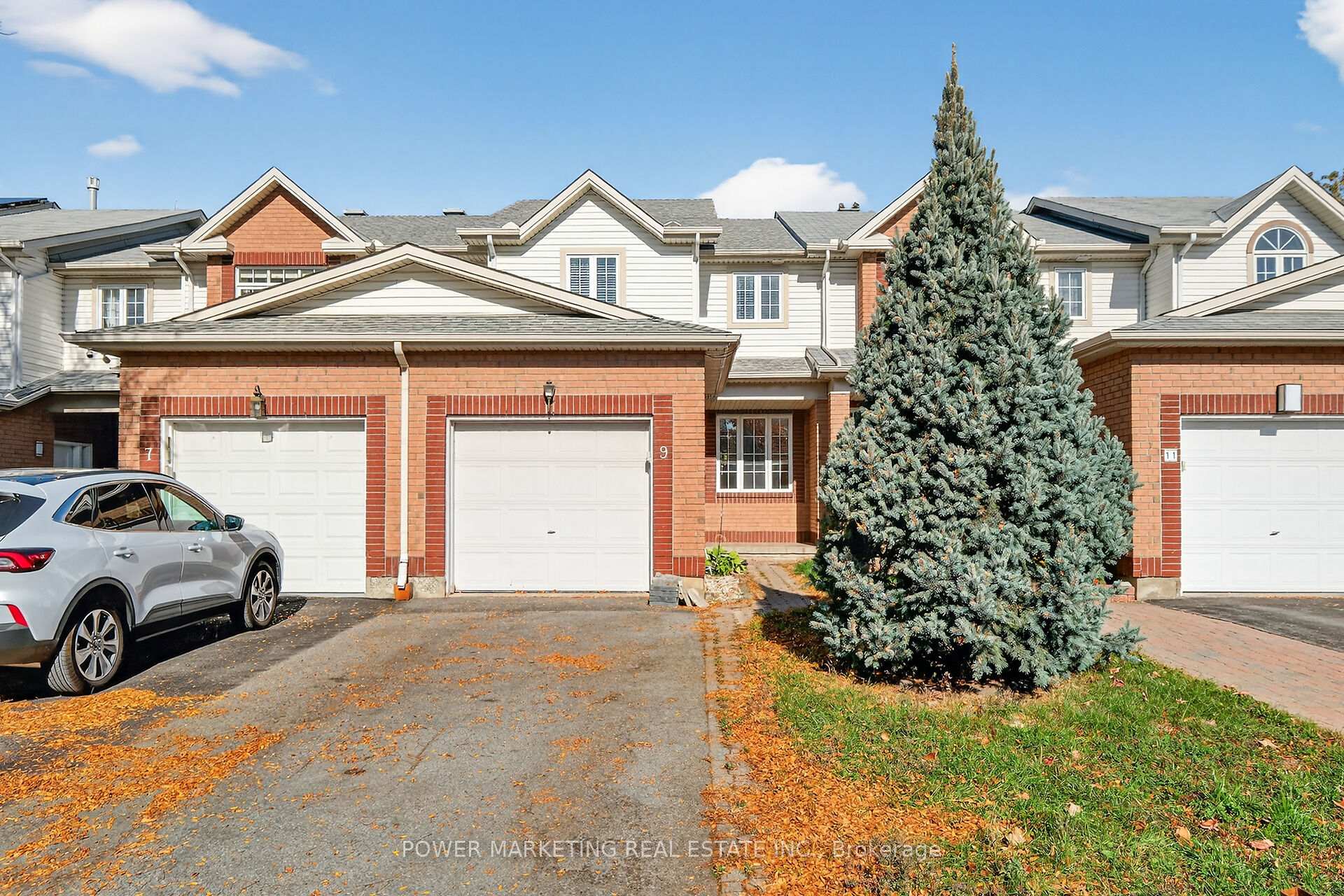 Photo 2 of 9 Carwood Circle E, Ottawa, Carson Meadows — HOMEH