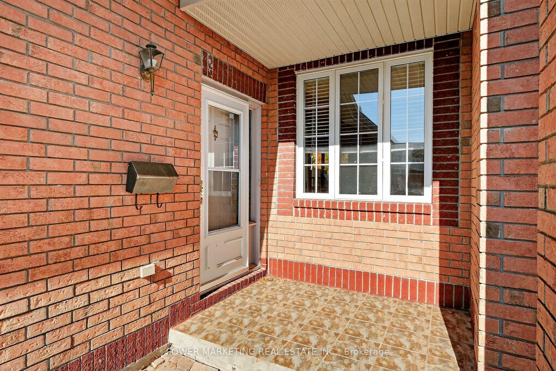 Photo 3 of 9 Carwood Circle E, Ottawa, Carson Meadows — HOMEH