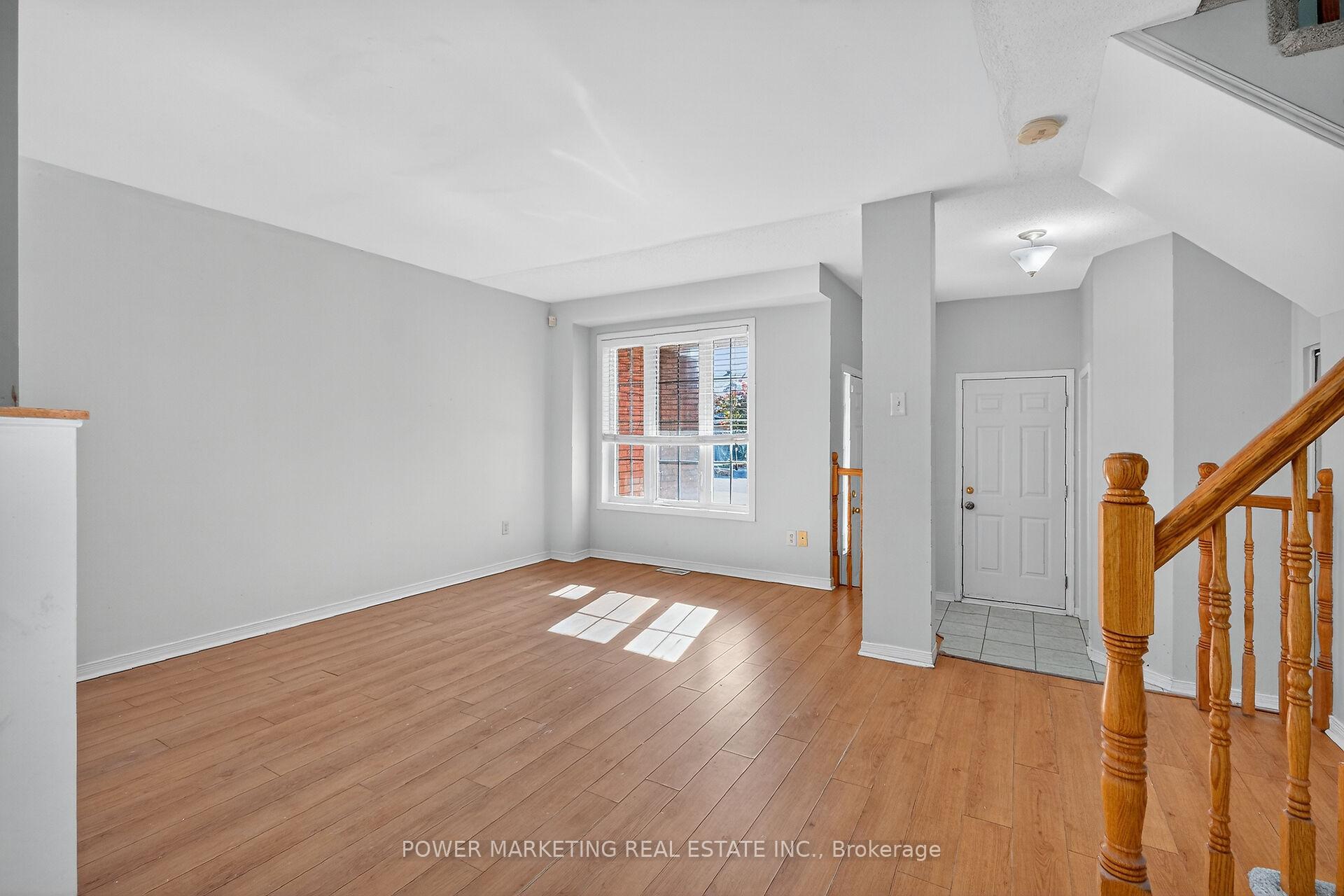 Photo 5 of 9 Carwood Circle E, Ottawa, Carson Meadows — HOMEH