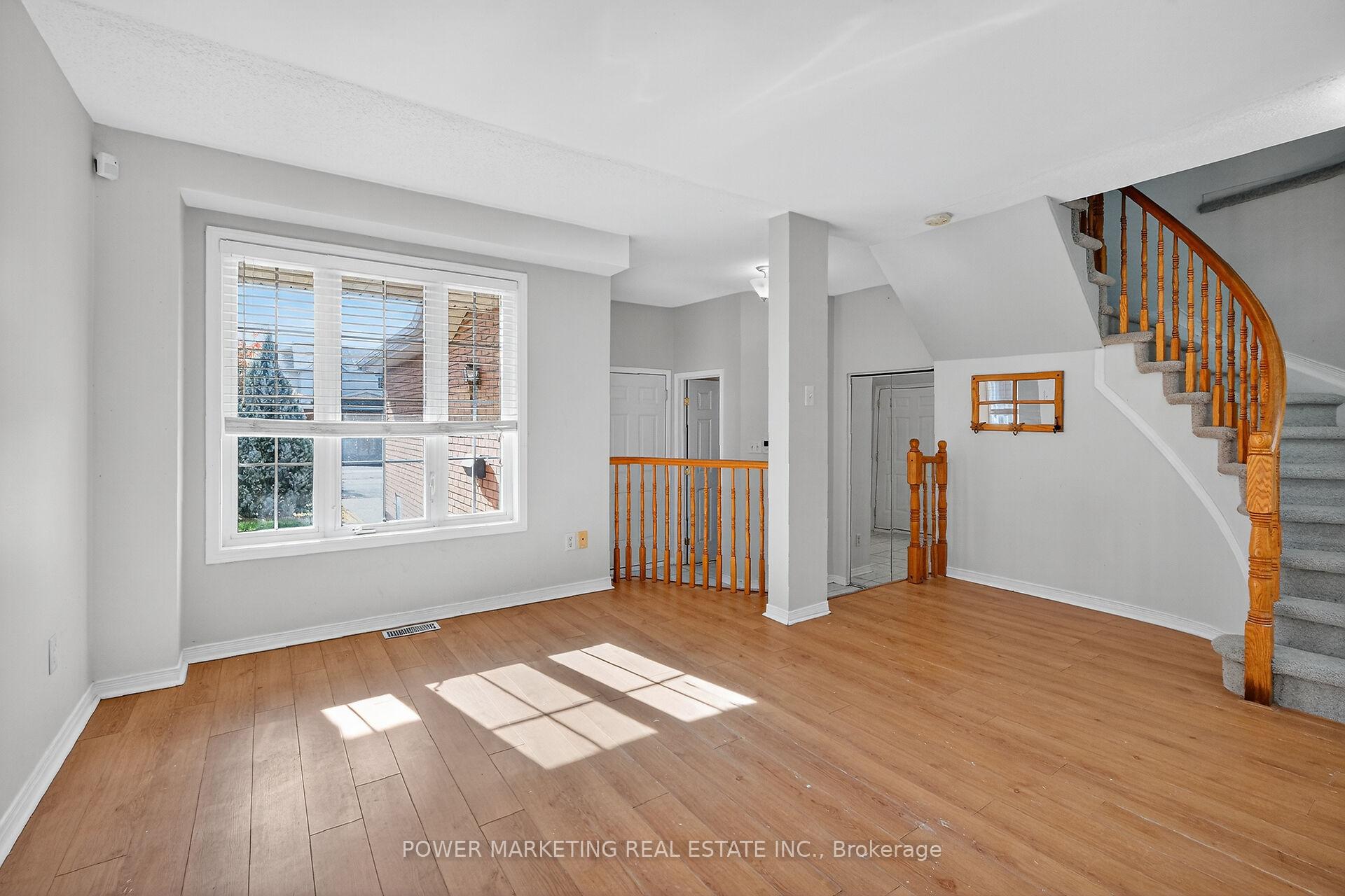 Photo 6 of 9 Carwood Circle E, Ottawa, Carson Meadows — HOMEH