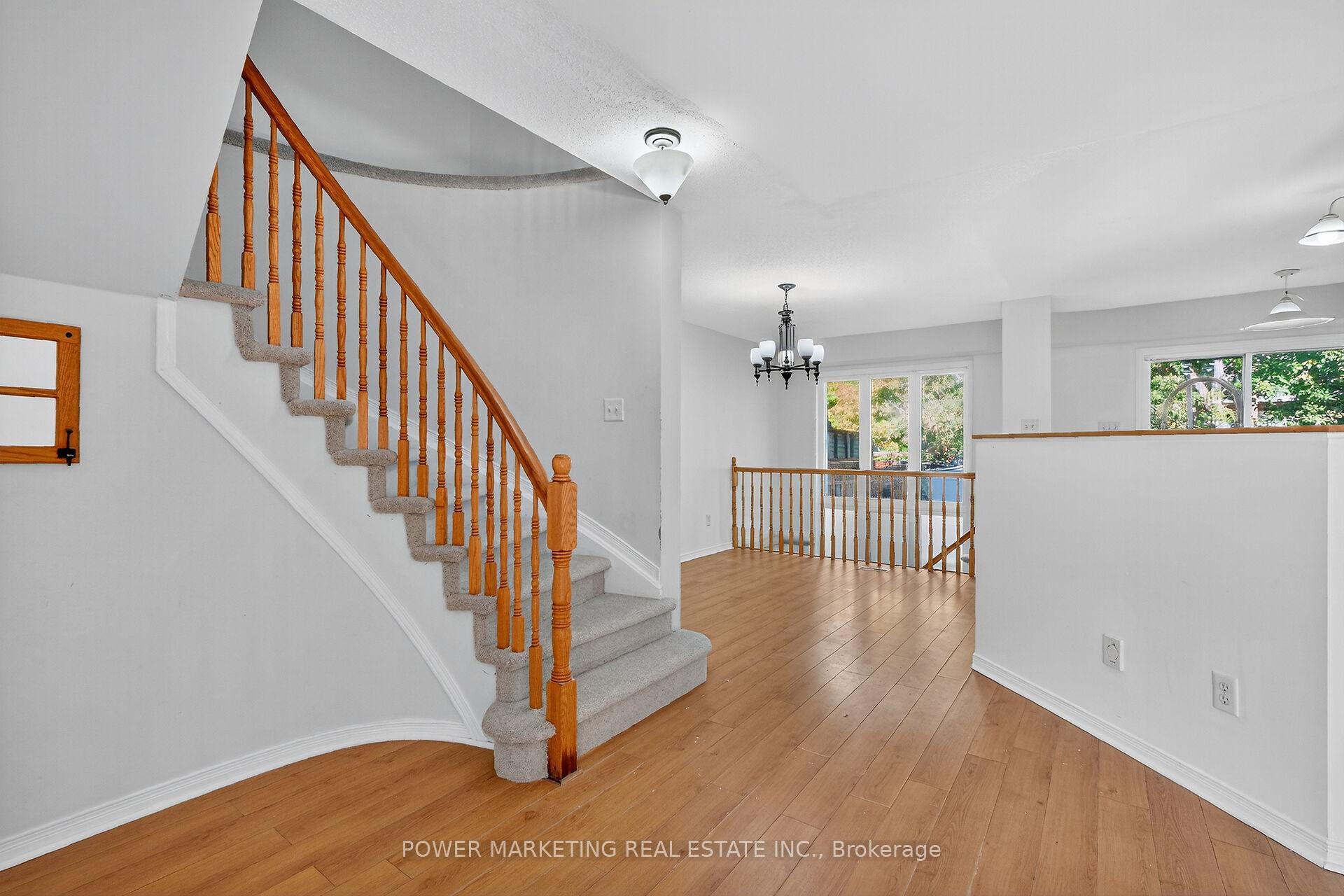 Photo 8 of 9 Carwood Circle E, Ottawa, Carson Meadows — HOMEH