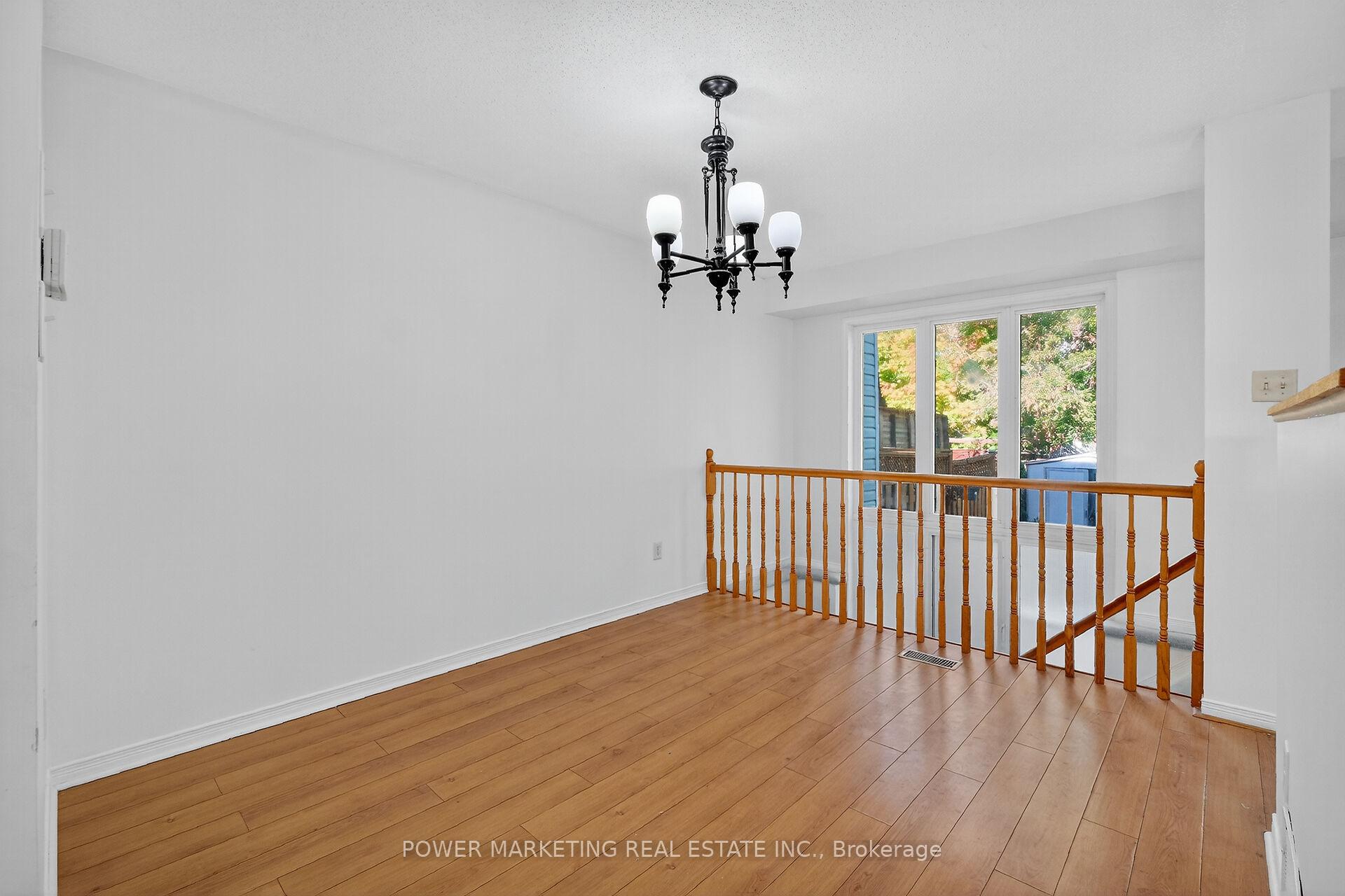 Photo 9 of 9 Carwood Circle E, Ottawa, Carson Meadows — HOMEH